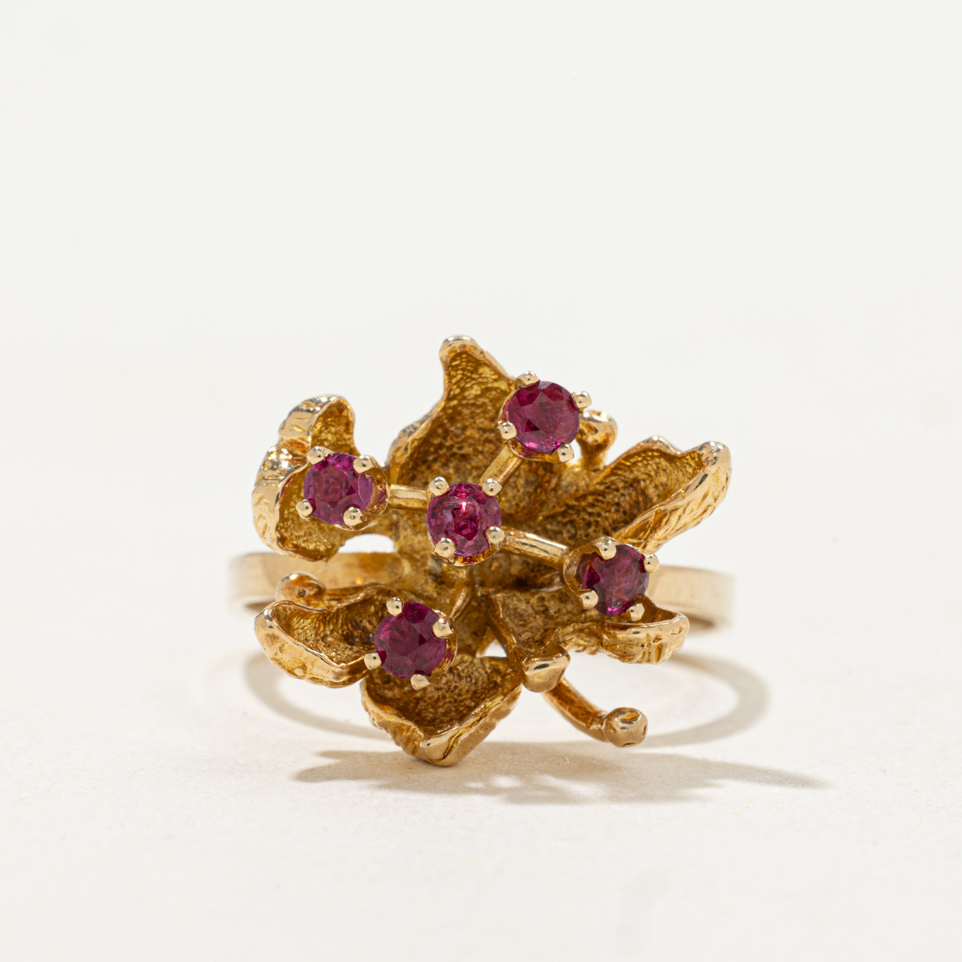 14k Ruby Textured Leaf Design Ring | SZ 6.25