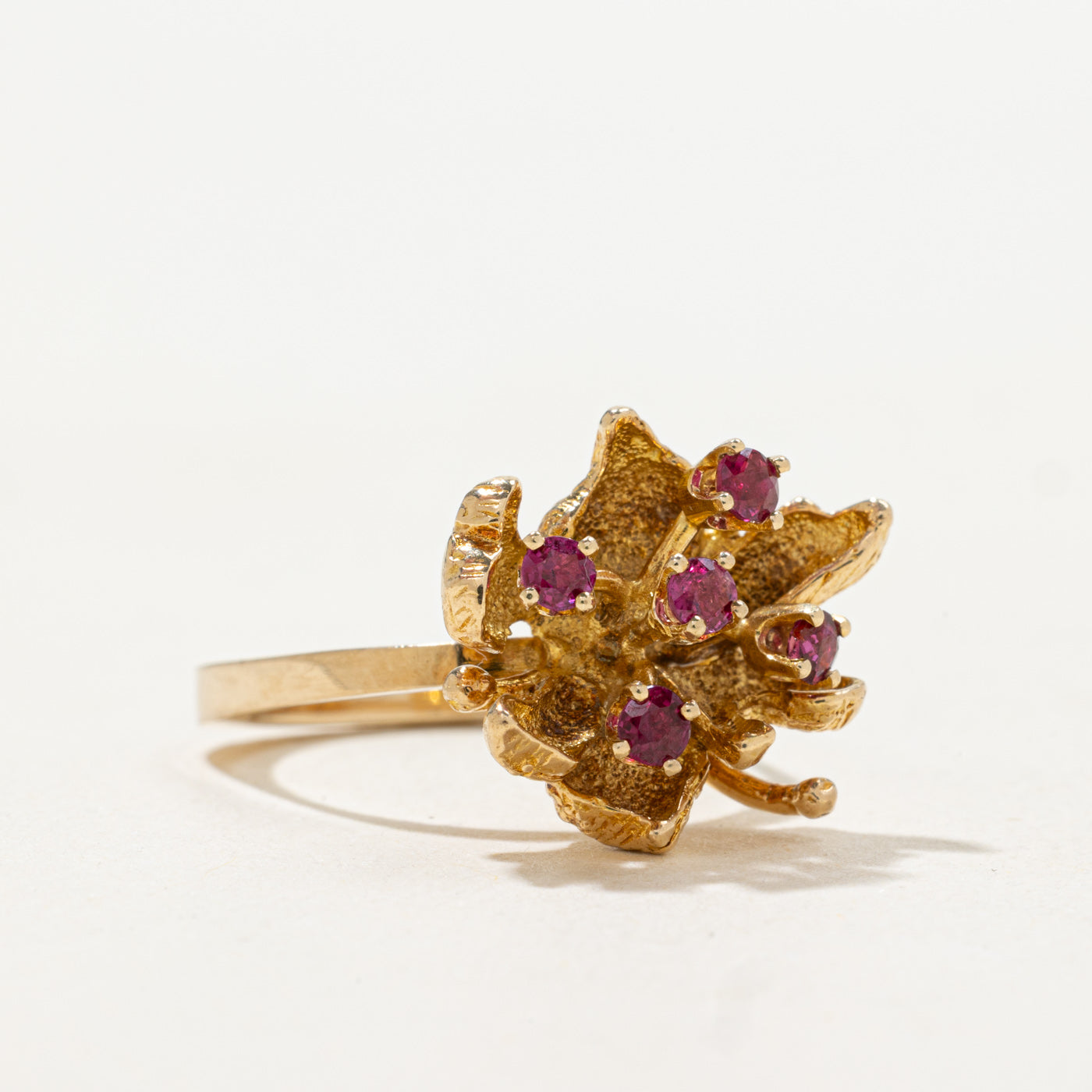 14k Ruby Textured Leaf Design Ring | SZ 6.25