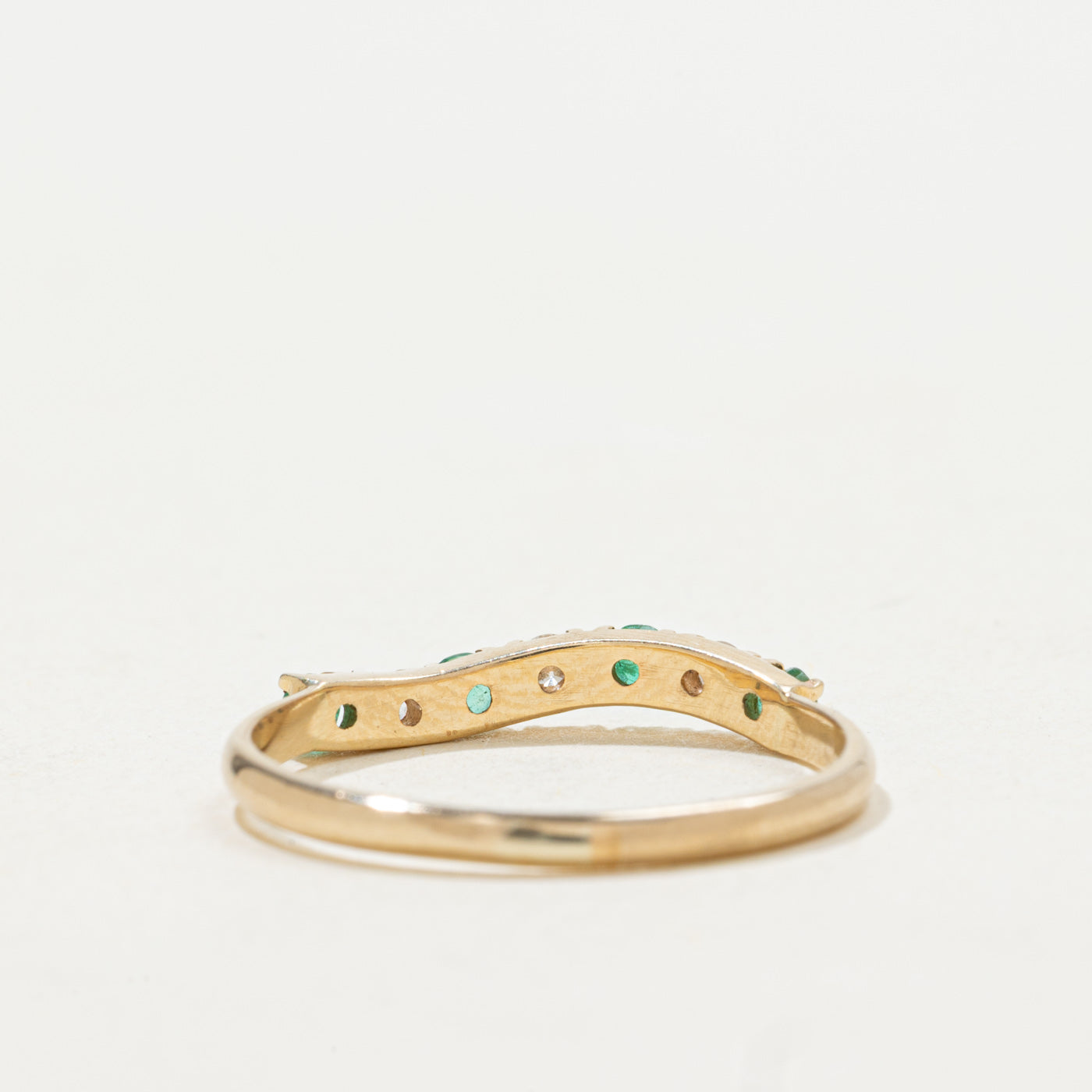 10k Seven Stone Emerald & Diamond Wave Band | SZ 7.0