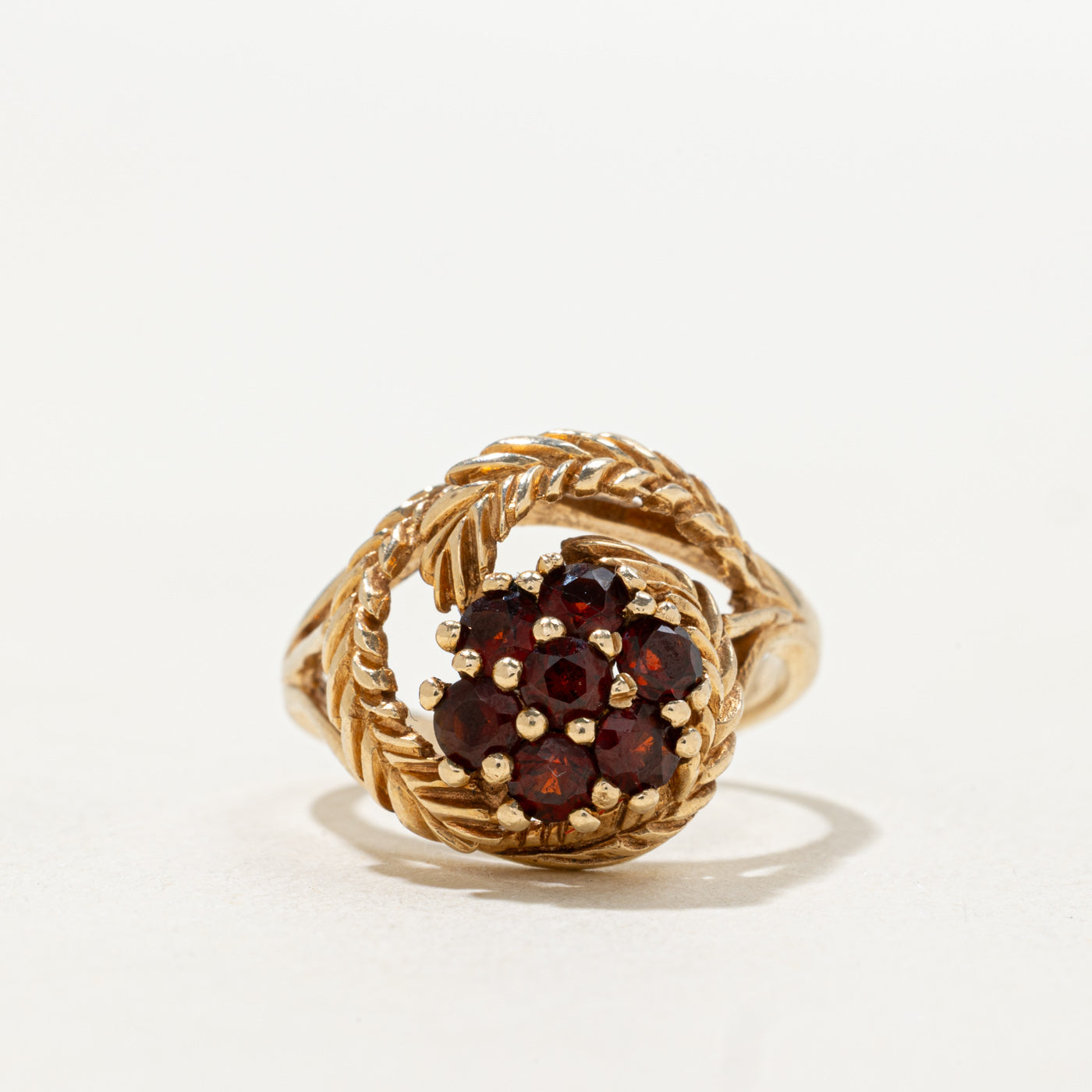 14k Garnet Floral Cluster Ring | SZ 5.25