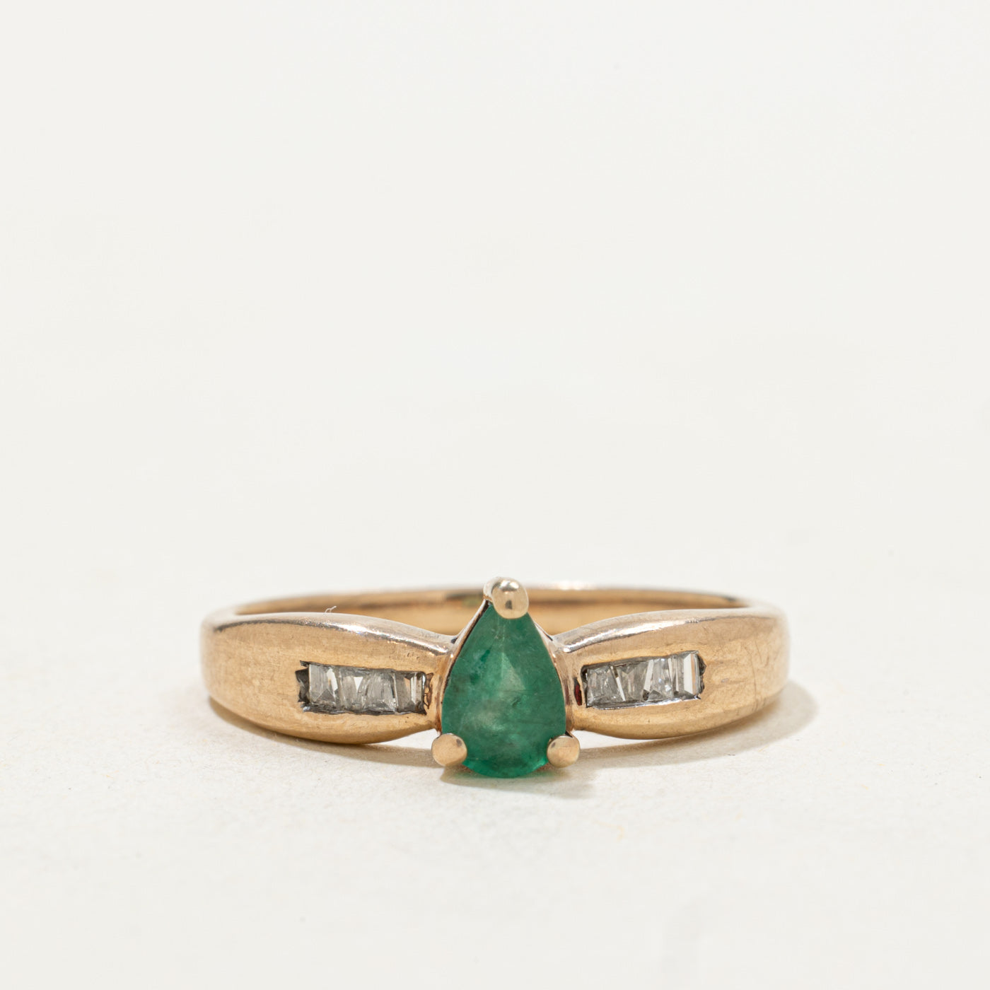 10k Pear Cut Emerald & Diamond Accented Ring | SZ 6.25