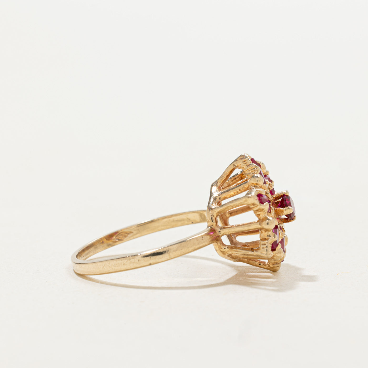 10k Synthetic Ruby Floral Cluster Ring | SZ 6.5