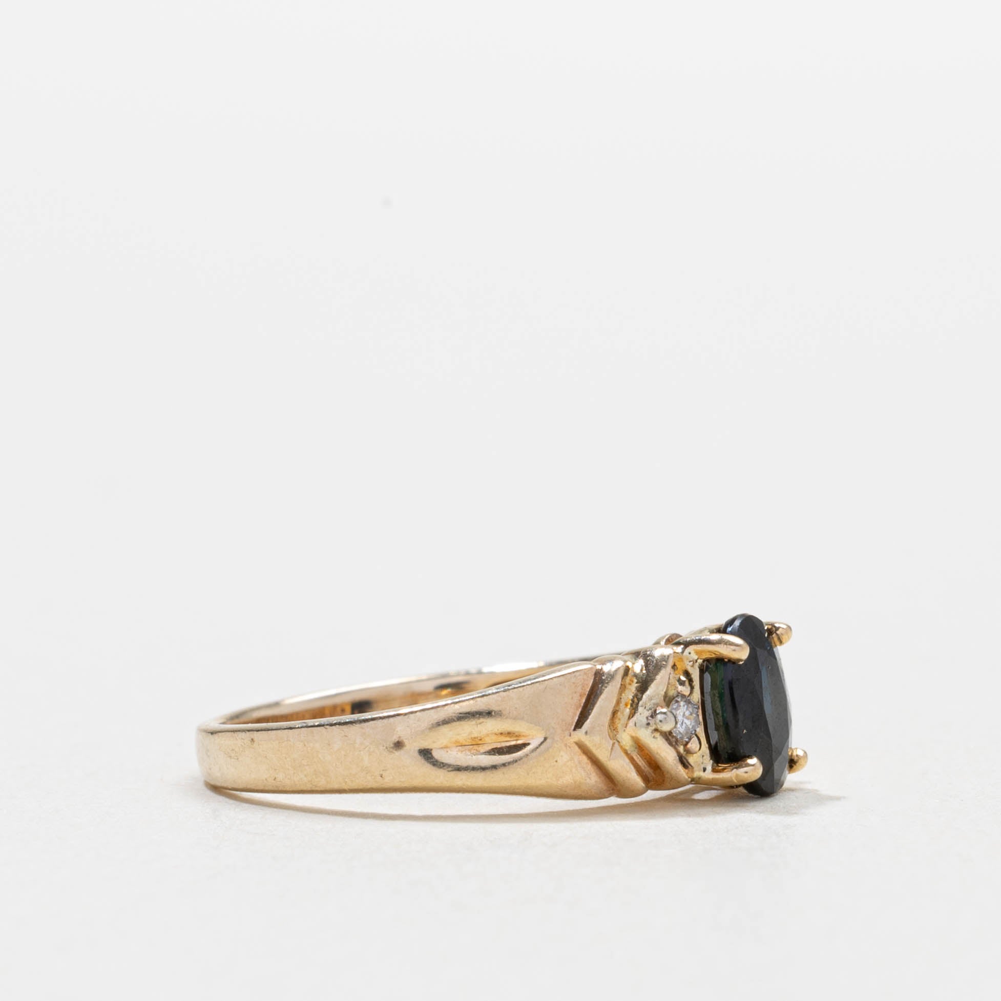 10k Sapphire & Diamond Accented Grooved Ring | SZ 4.75