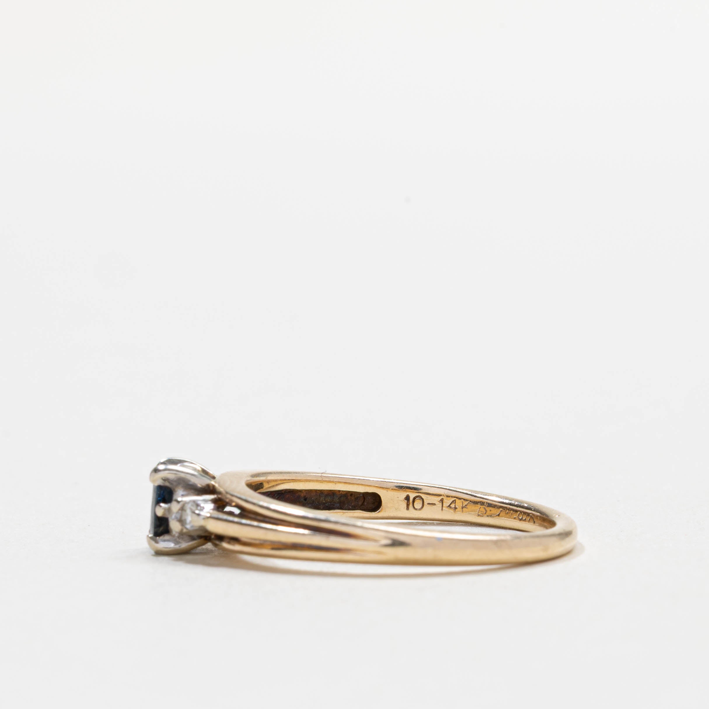 10k Sapphire & Diamond Accented Grooved Ring | SZ 6.75
