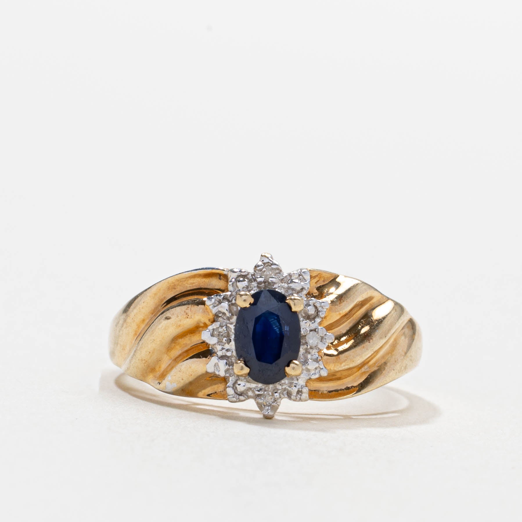 10k Sapphire & Diamond Petal Halo Grooved Ring | SZ 6.75