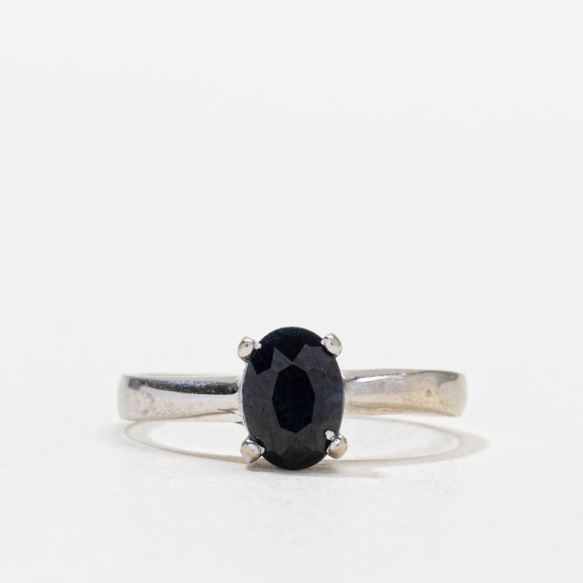 14k Solitaire Oval Cut Sapphire Ring | SZ 5.75
