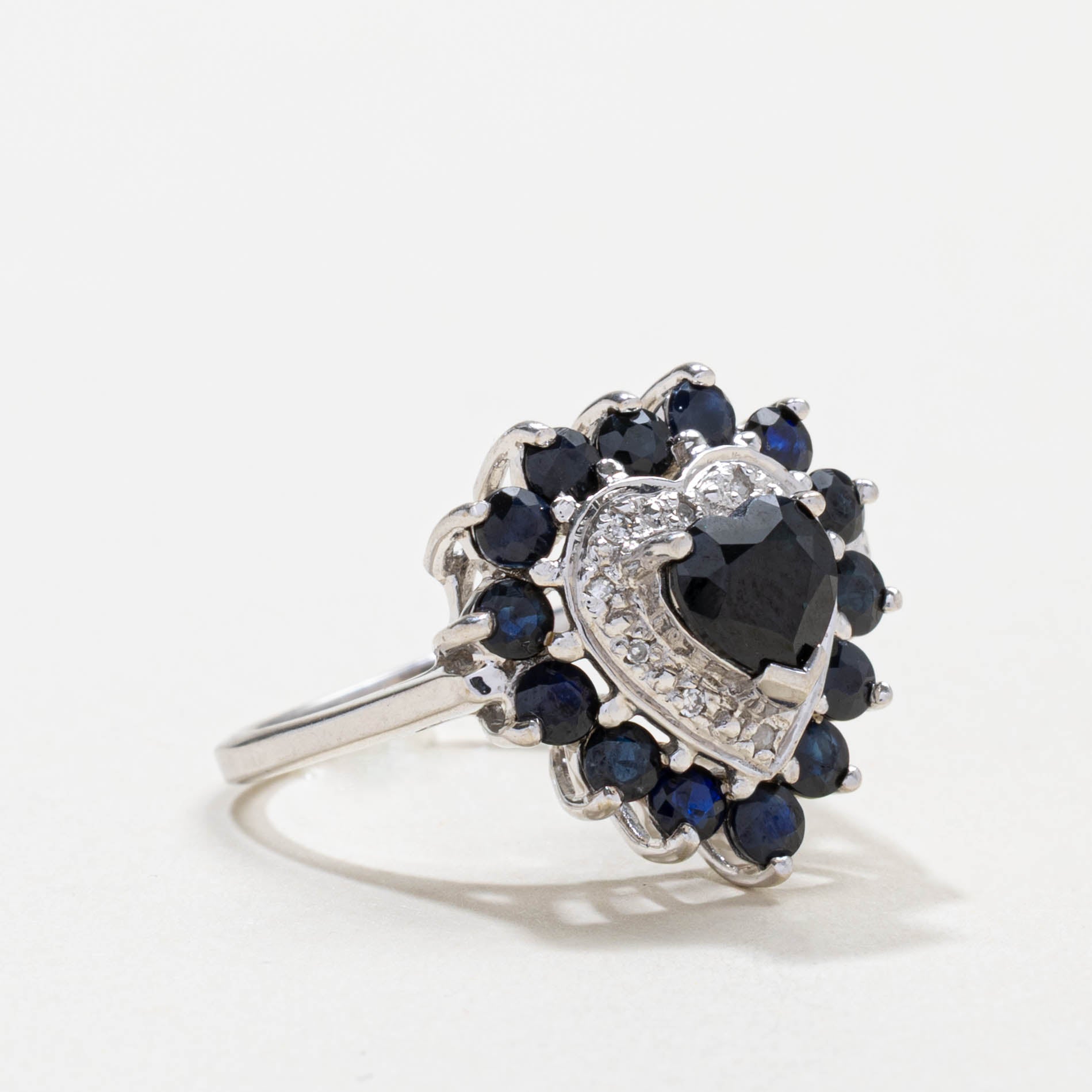 10k Heart Cut Sapphire & Diamond Petal Halo Ring | SZ 6.25
