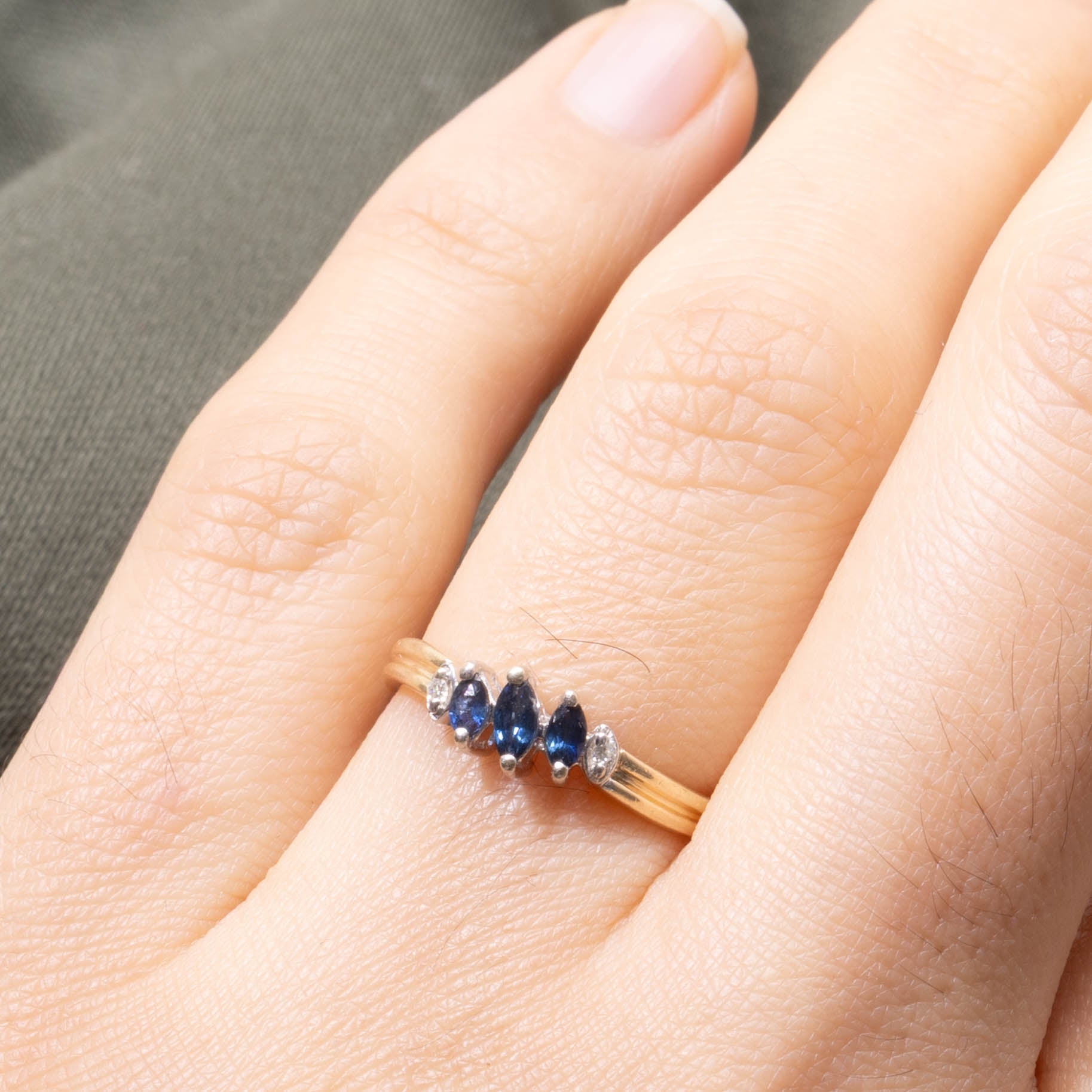 10k Three Stone Sapphire & Diamond Accented Grooved Ring | SZ 5