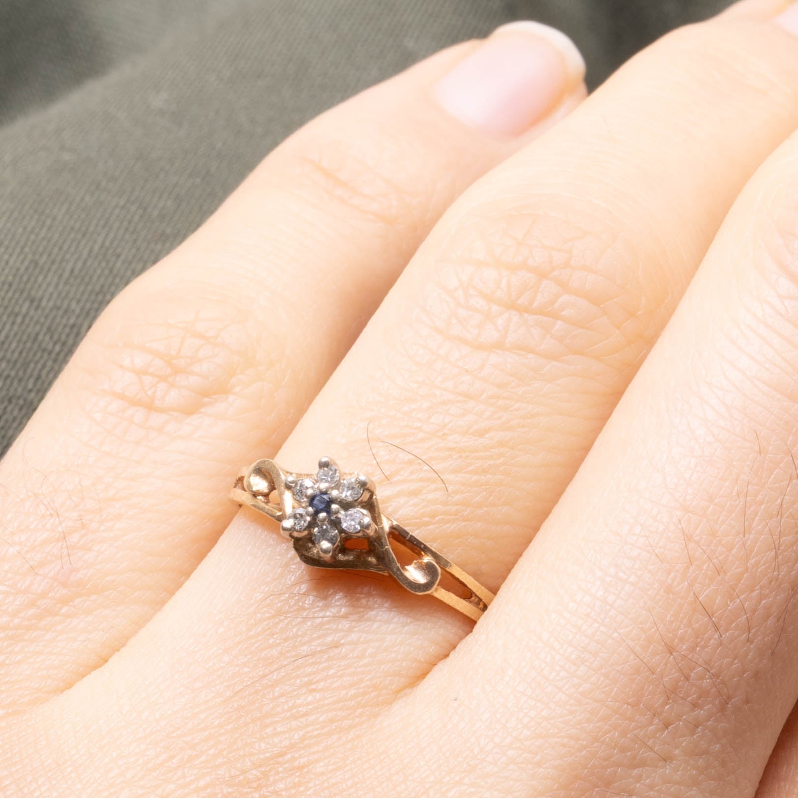 10k Sapphire & Diamond Petal Cluster Openwork Ring | SZ 6