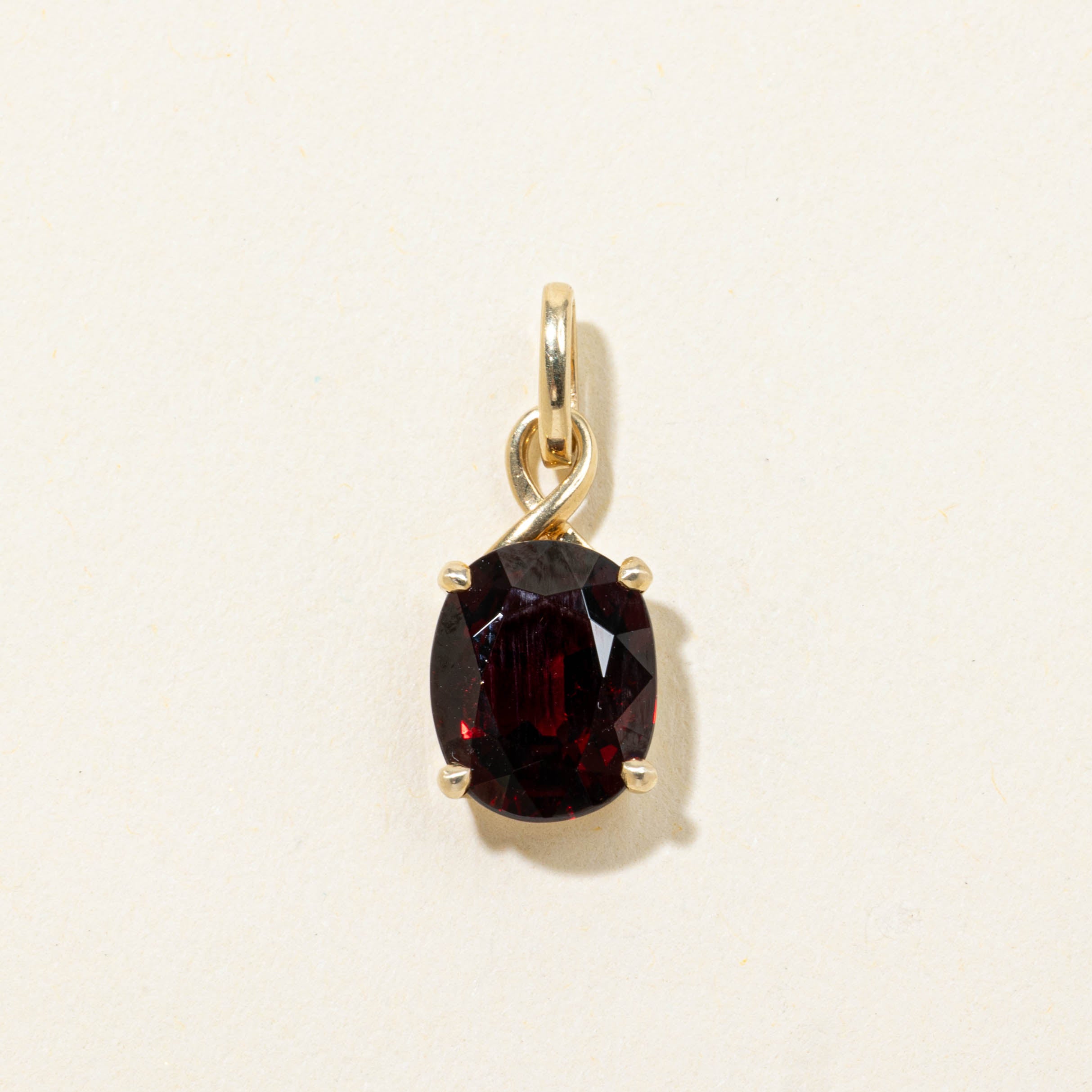 14k Solitaire Oval Cut Garnet Pendant | 2.90ct