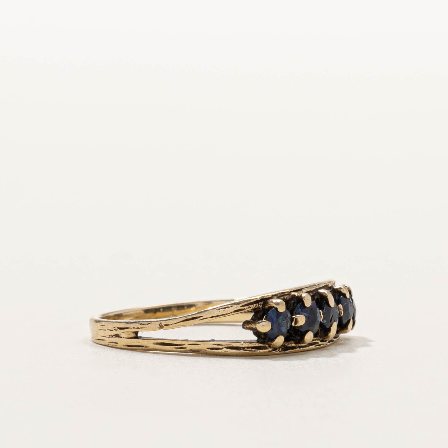 1979 London Five Stone Sapphire Split Shank Ring | SZ 7.25