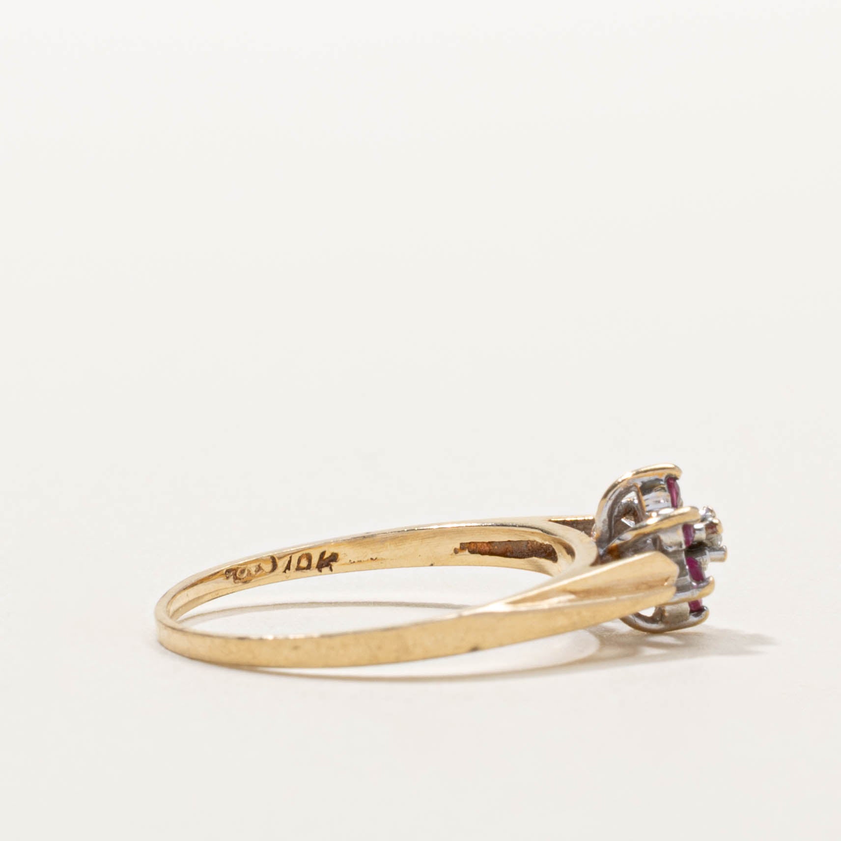 10k Ruby Daisy Cluster Ring | SZ 6.25