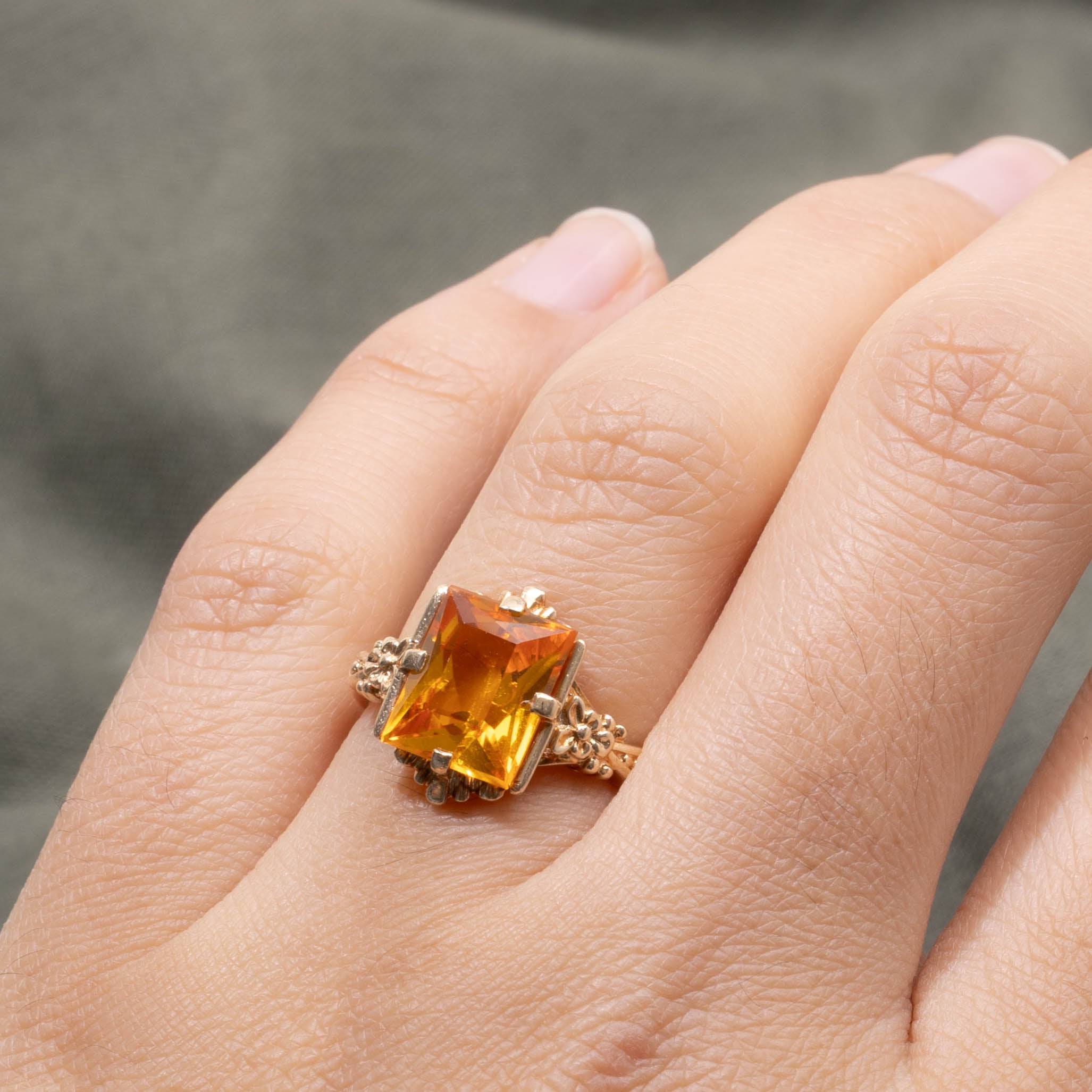 10k Synthetic Sapphire Floral Accented Ring | 4.00ct | SZ 5