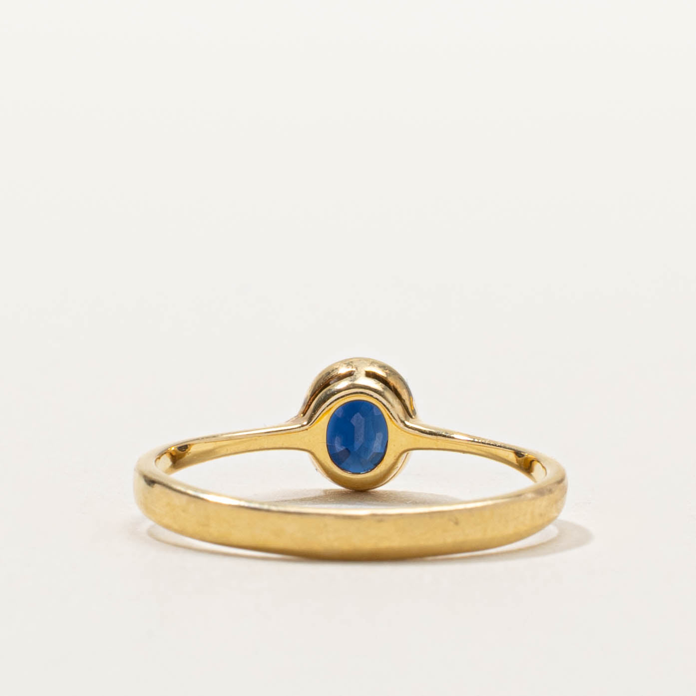 18k Solitaire Bezel Set Sapphire Ring | SZ 5.75
