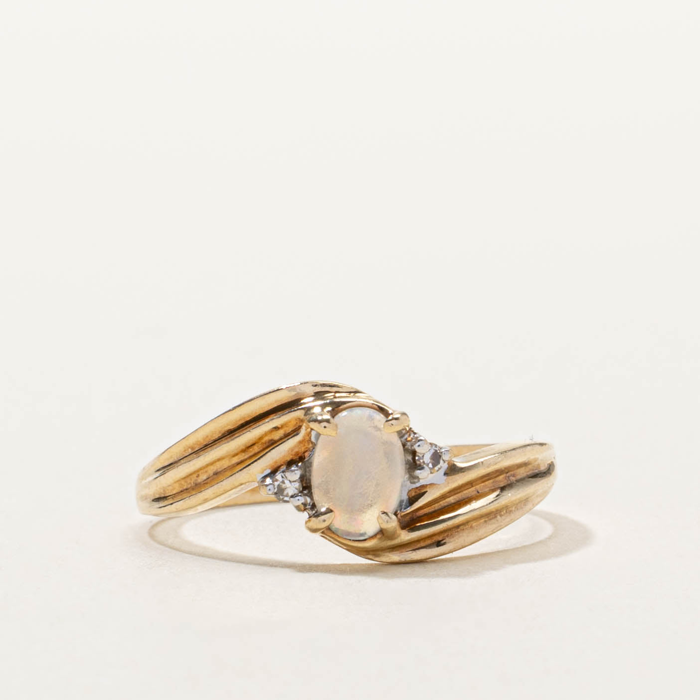 10k Opal & Diamond Grooved Wave Ring | SZ 6.5
