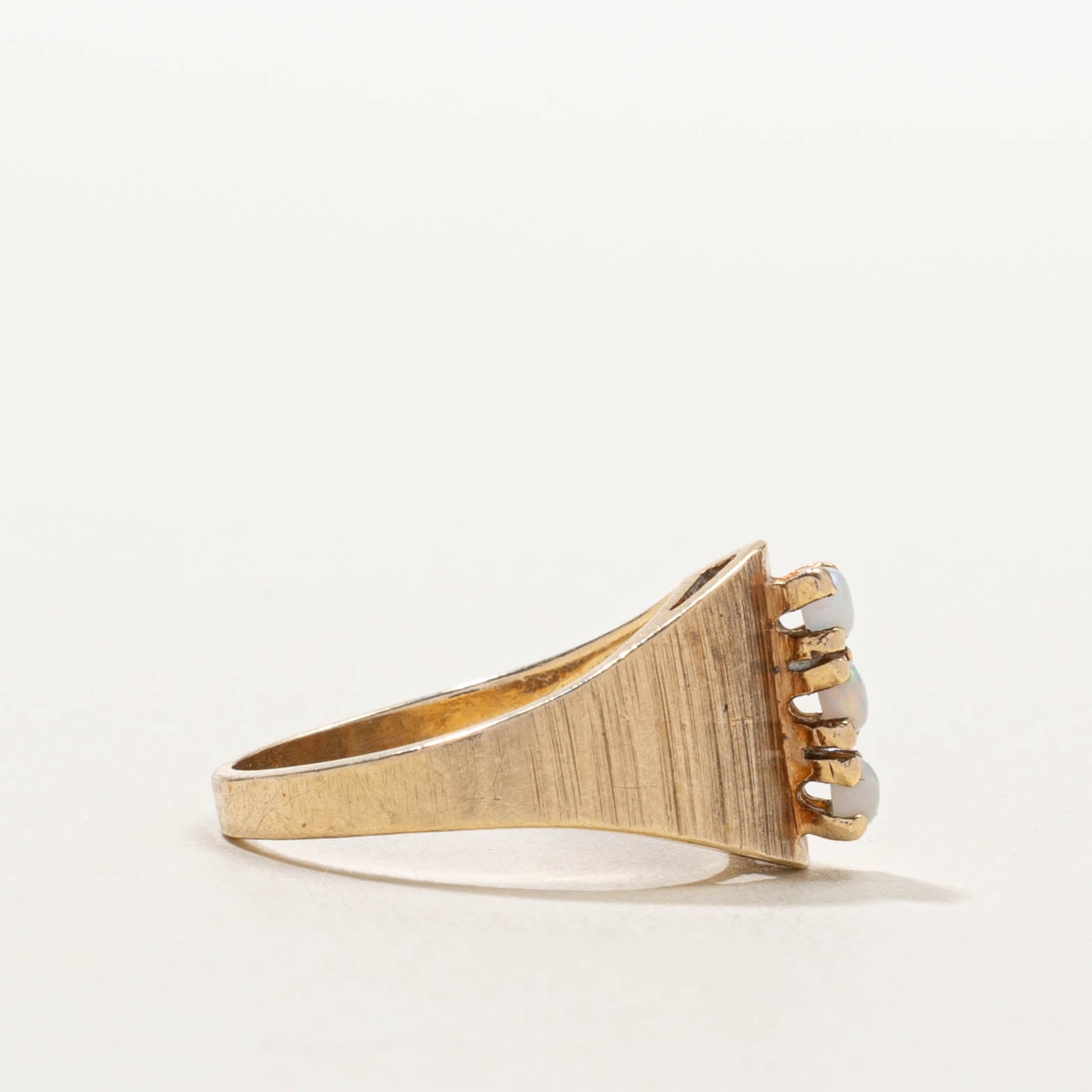 10k Opal Column Fluted Ring | SZ 4.25