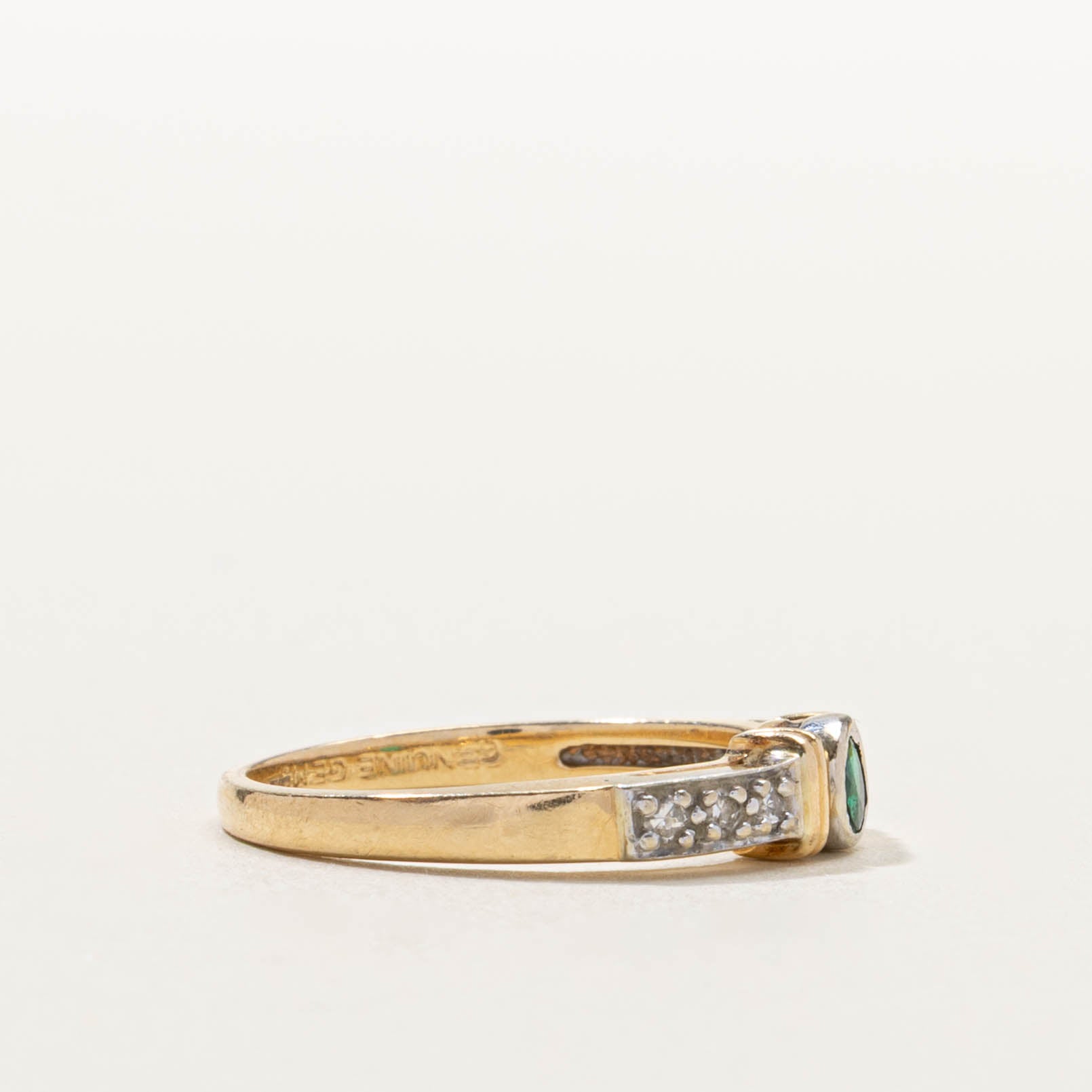 Canadian Bezel Set Emerald & Diamond Grooved Ring | SZ 5.75