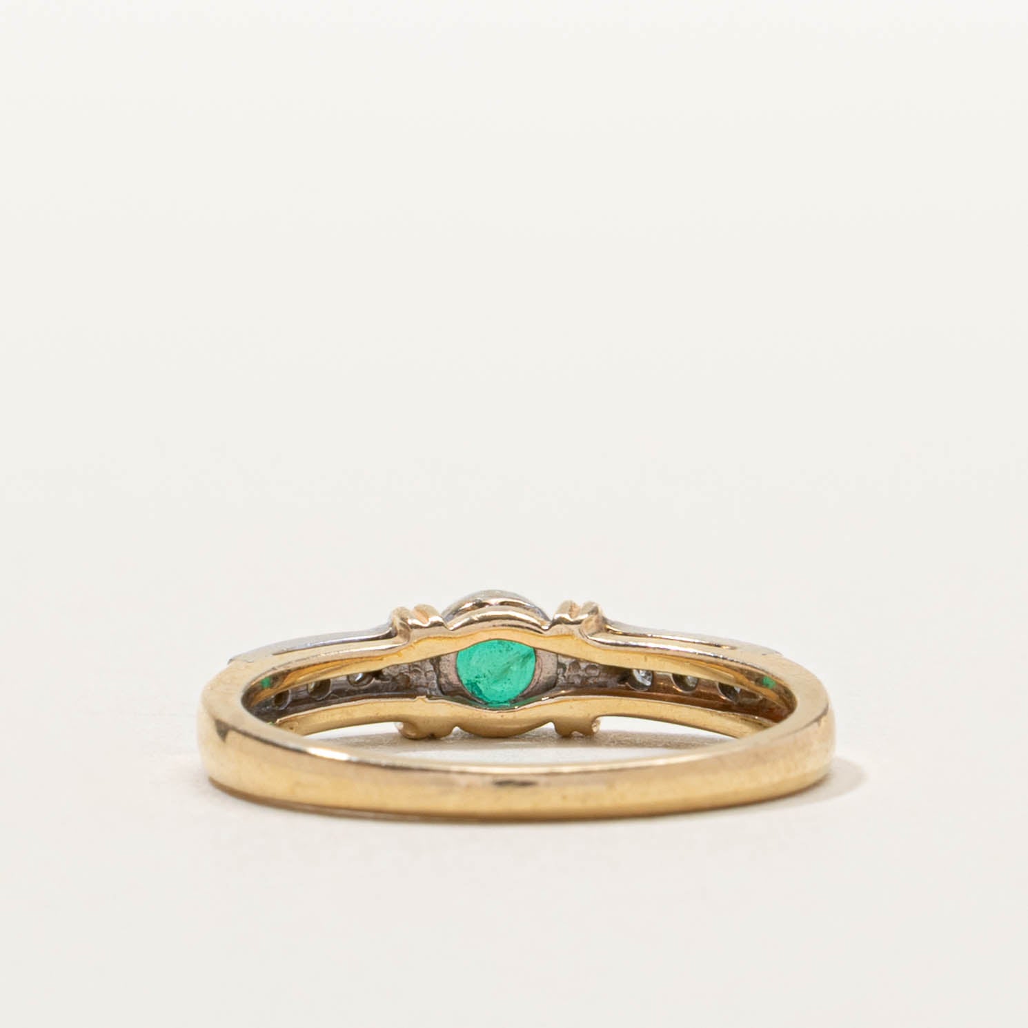 Canadian Bezel Set Emerald & Diamond Grooved Ring | SZ 5.75