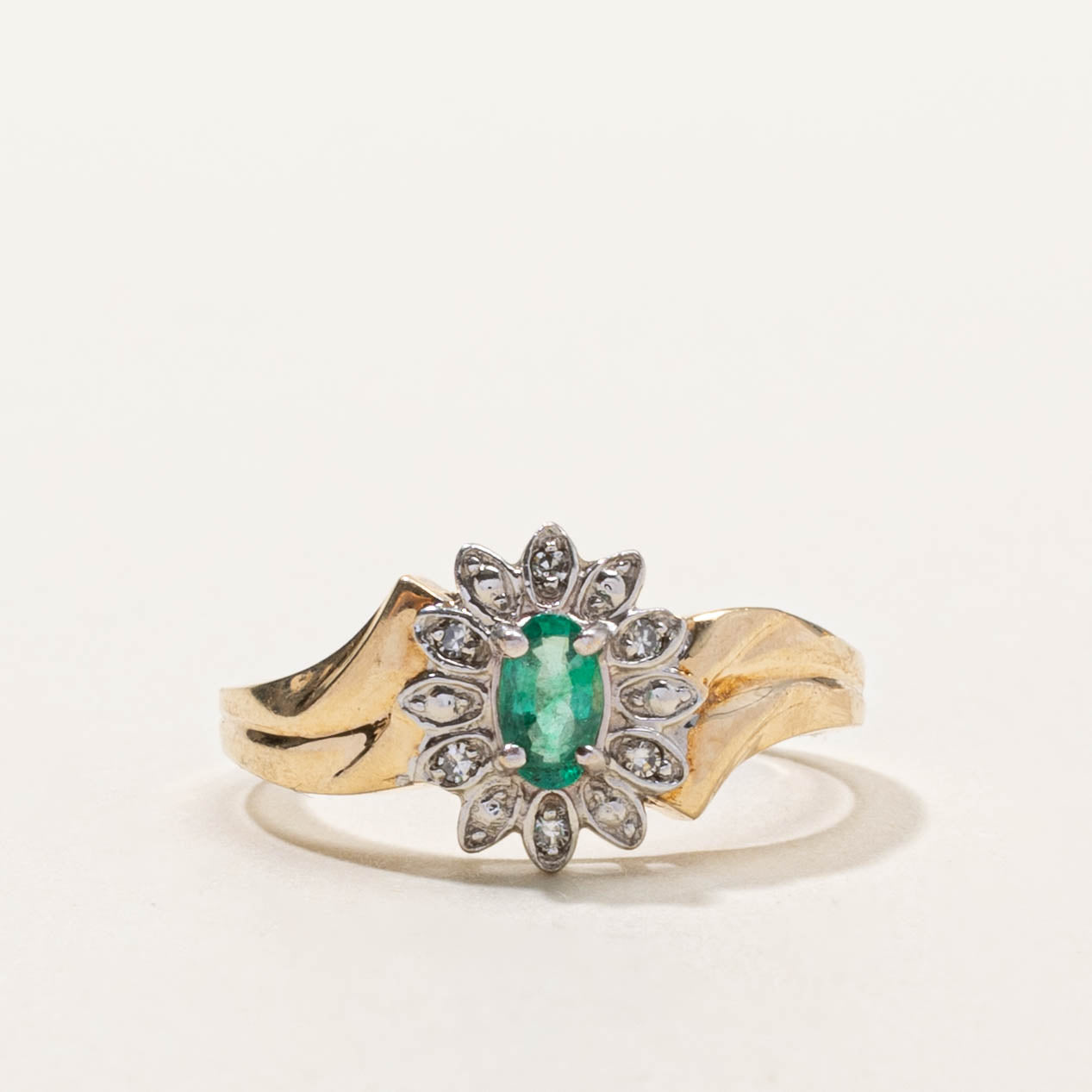 10k Emerald & Diamond Petal Ring | SZ 6.25