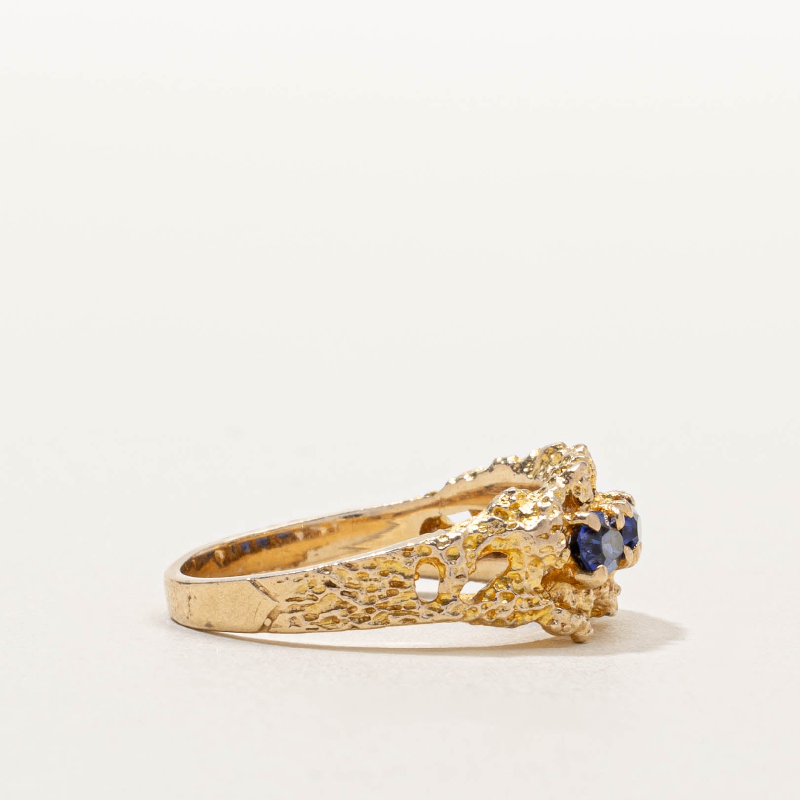 Vintage Canadian Three Stone Synthetic Sapphire Nuggety Ring | SZ 7