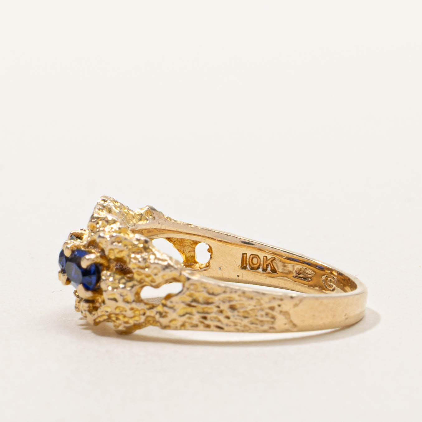 Vintage Canadian Three Stone Synthetic Sapphire Nuggety Ring | SZ 7