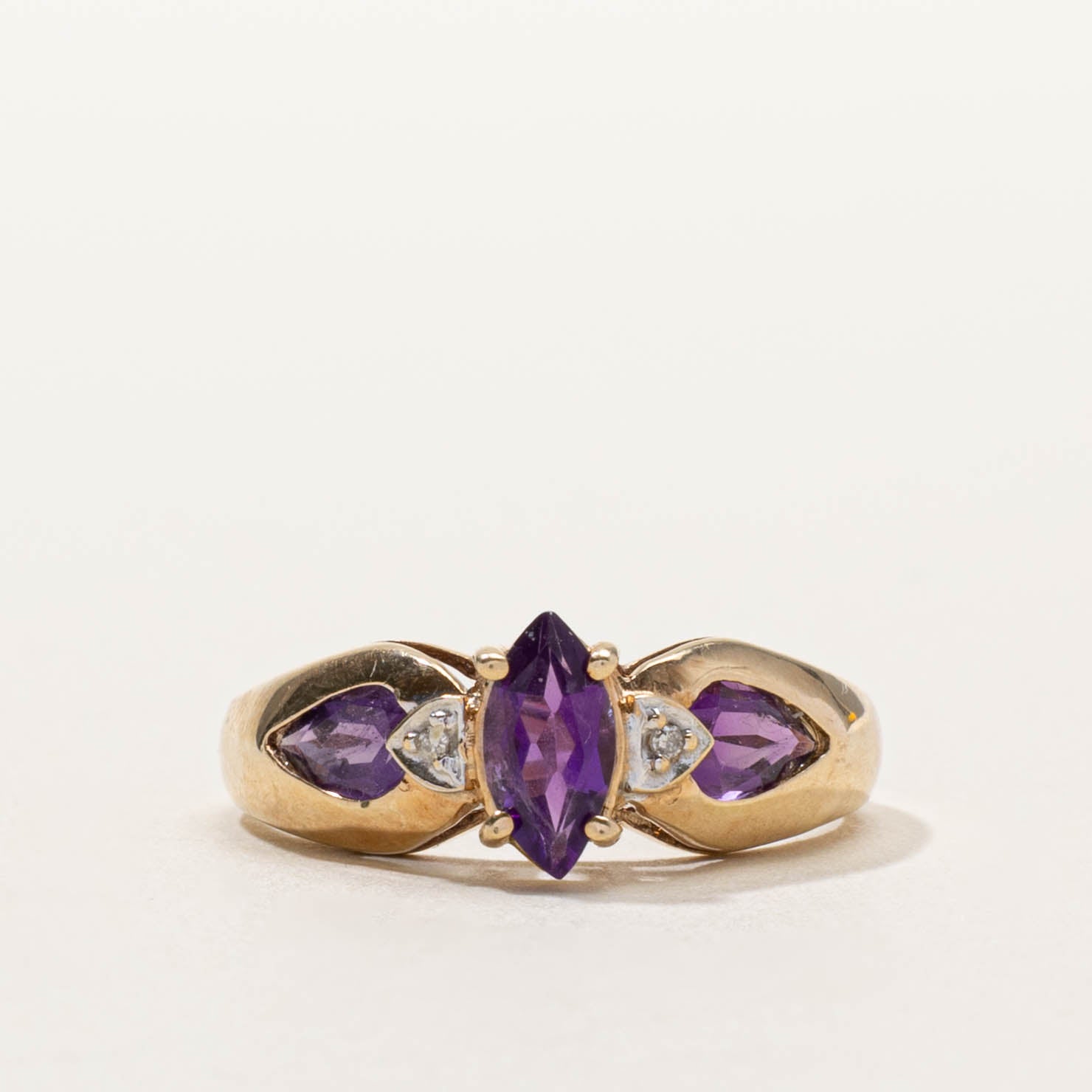 10k Flush Set Amethyst & Diamond Tapered Ring | SZ 6