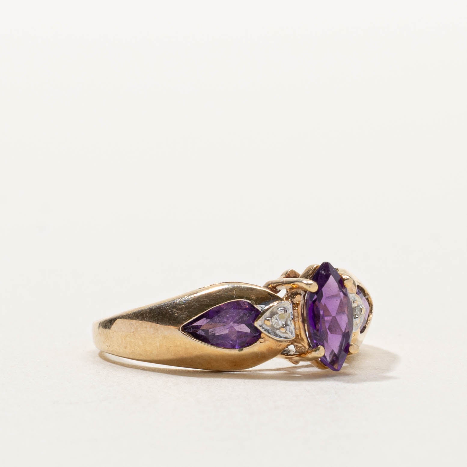 10k Flush Set Amethyst & Diamond Tapered Ring | SZ 6