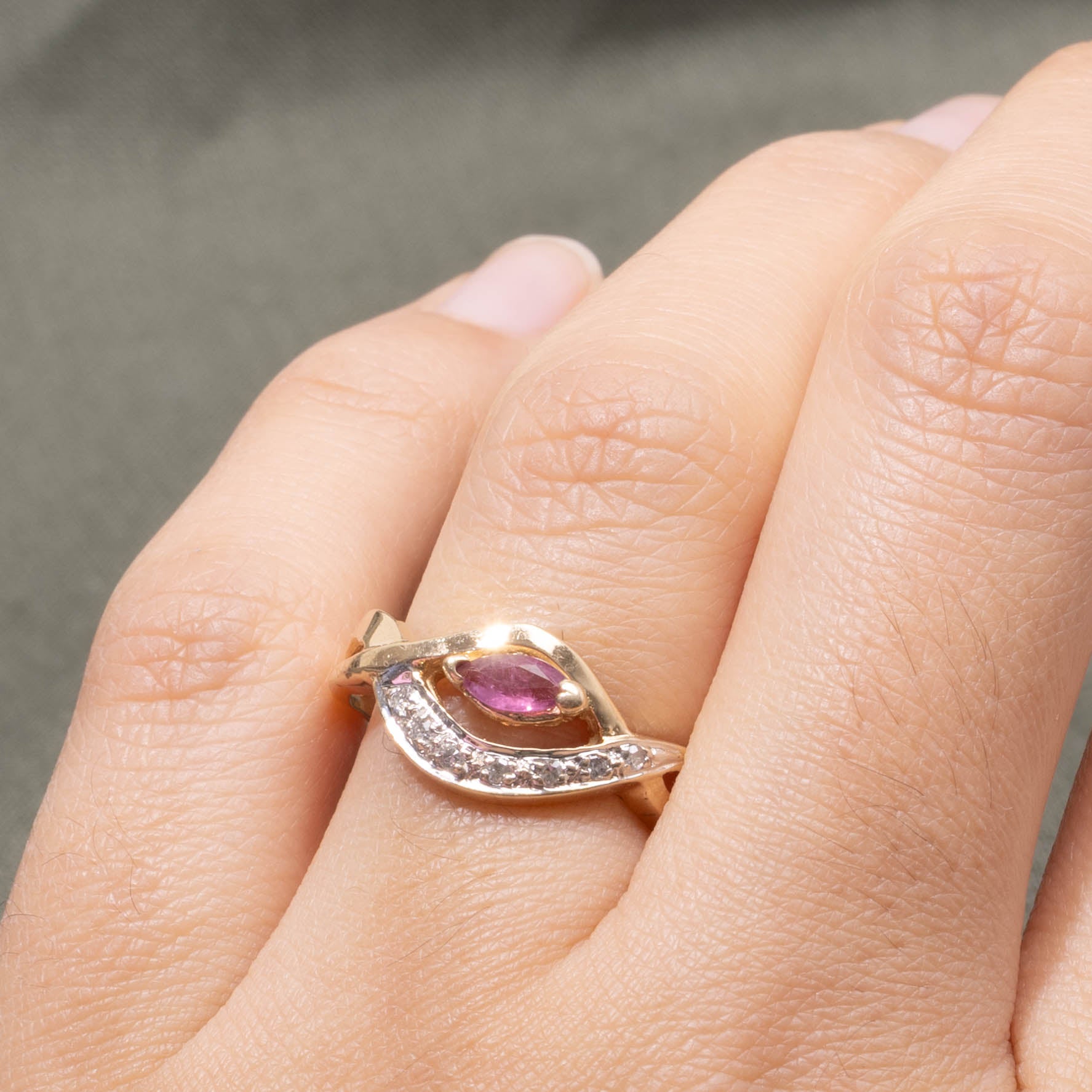 10k Ruby & Diamond Waterfall Twisted Ring | SZ 7