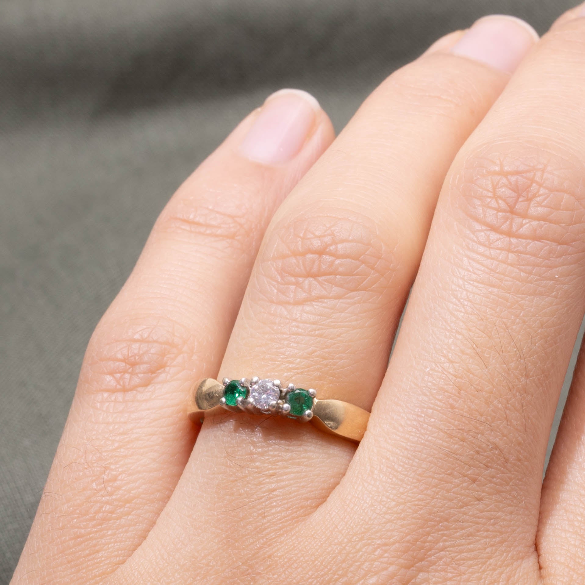 14k Three Stone Emerald & Diamond Reverse Tapered Ring | SZ 6.25