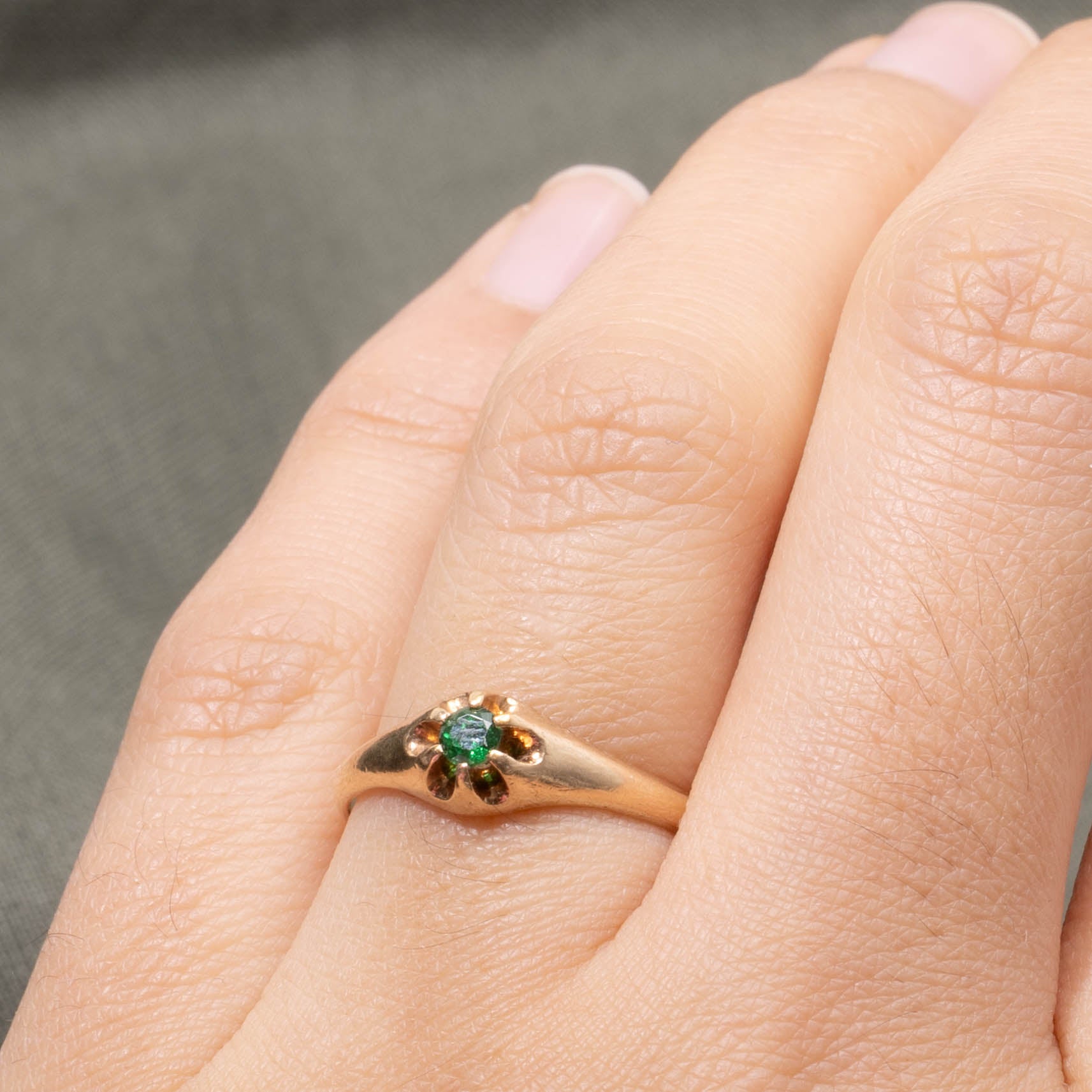 10k Belcher Set Tsavorite Garnet Ring | SZ 6.5