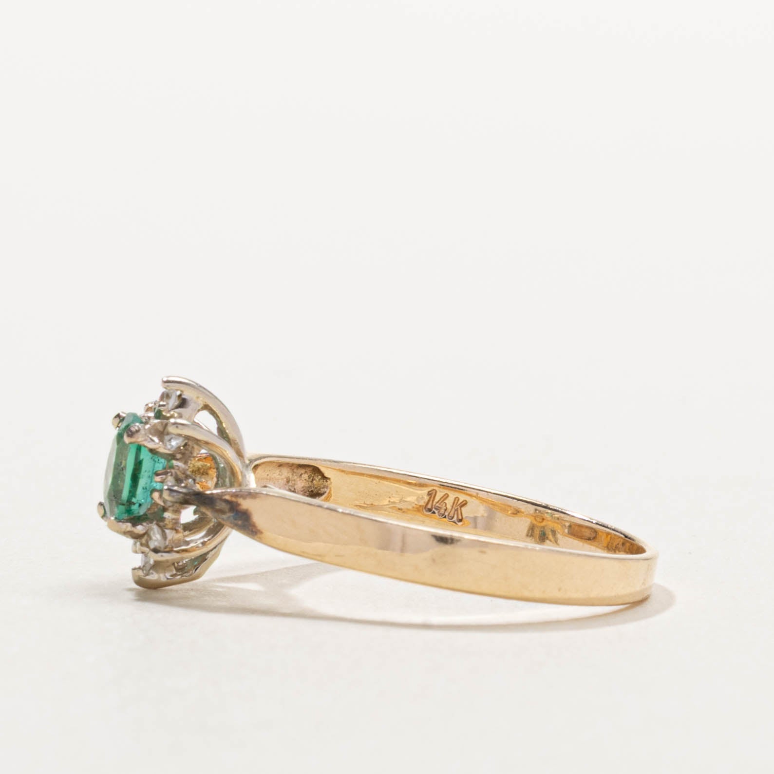 14k Emerald & Diamond Petal Halo Ring | 0.40ct, 0.08ctw | SZ 6.75
