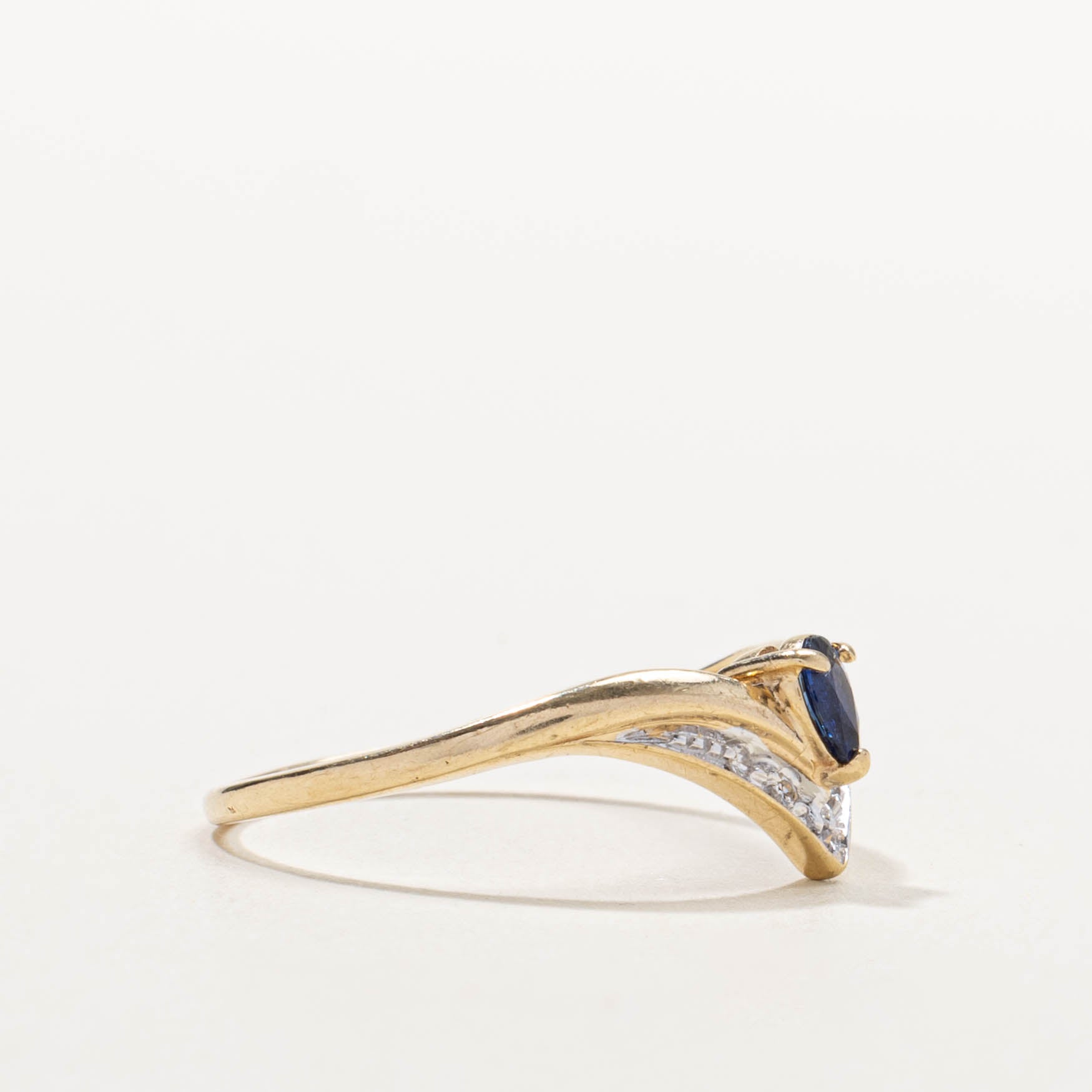 10k Sapphire & Diamond Accented Chevron Ring | 0.17ct, 0.03ctw | SZ 9