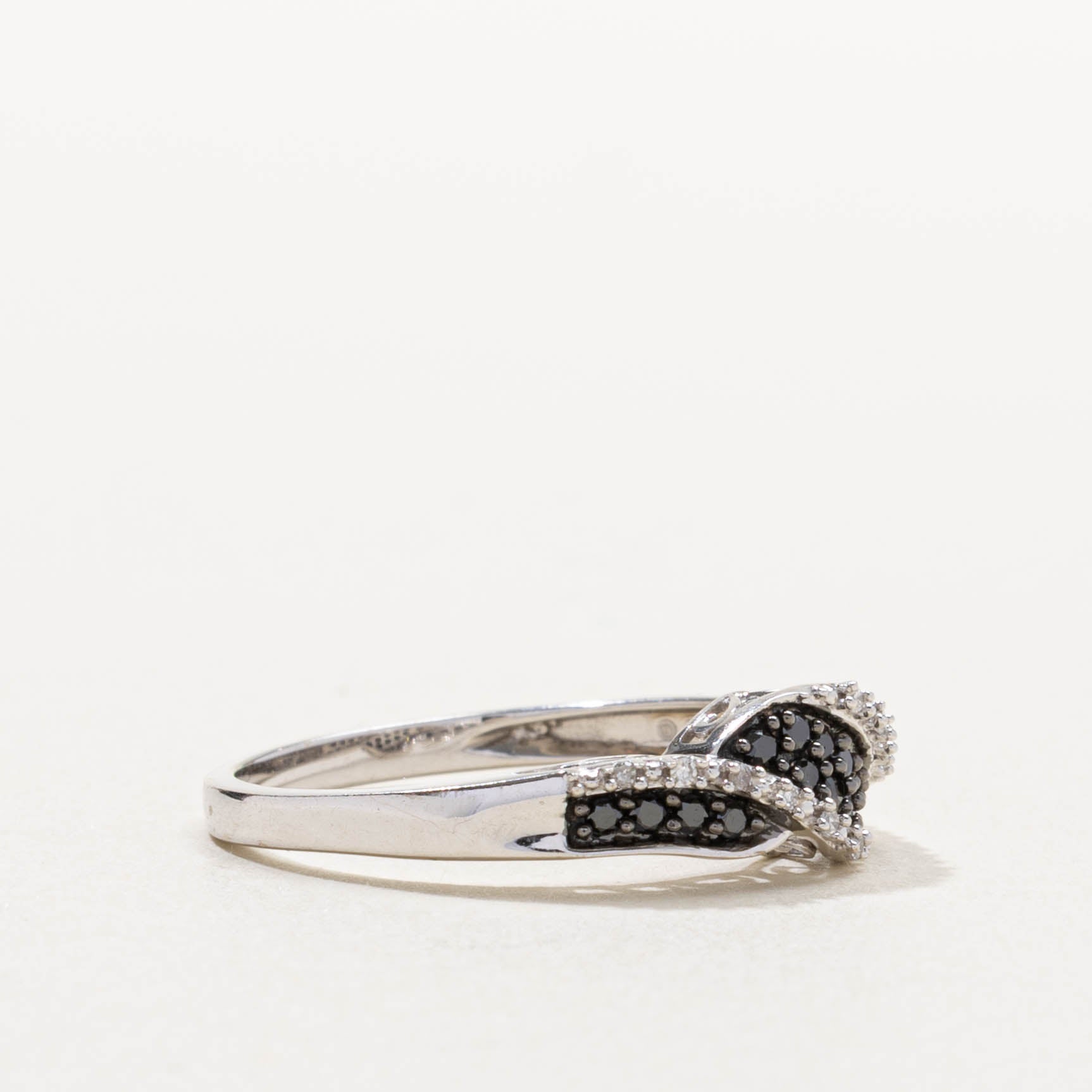 14k Black & White Diamond Twisted Ring | 0.22ctw | SZ 6.25
