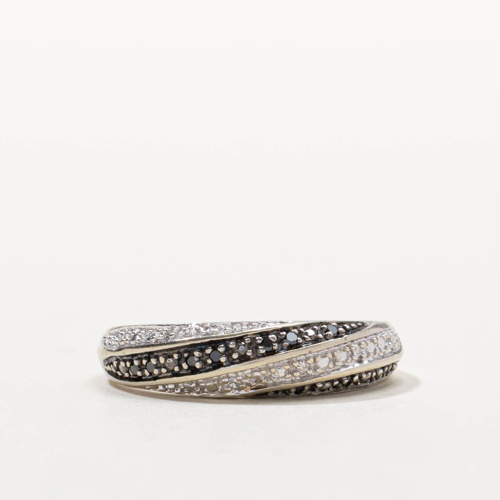 10k Black & White Diamond Diagonal Multi Row Ring | 0.15ctw | SZ 7.25