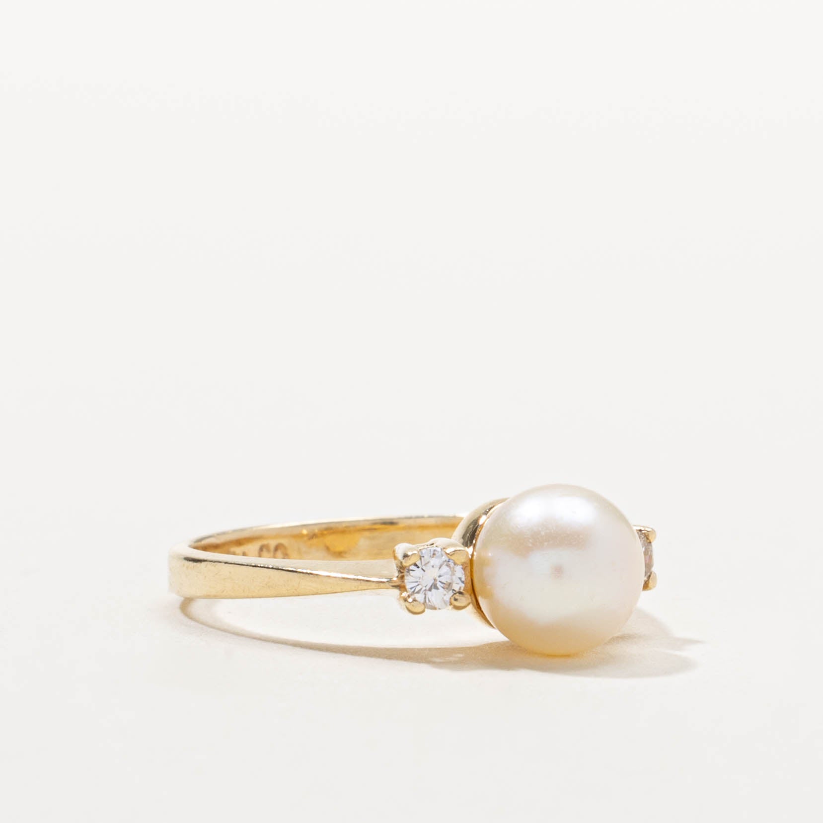 14k Pearl & Diamond Accented Ring | 0.14ctw | SZ 6.75