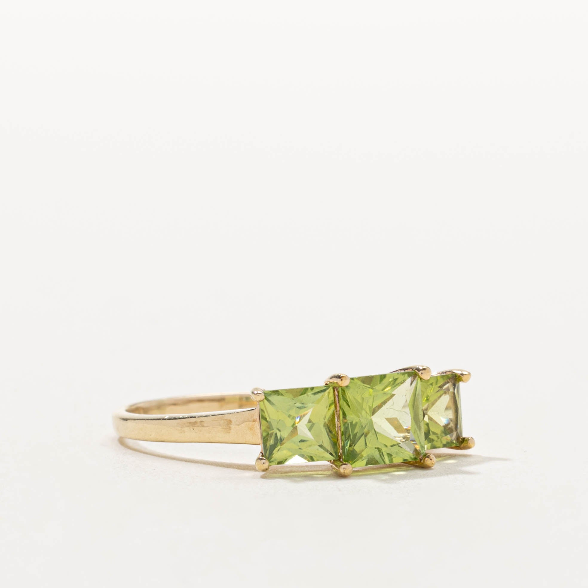 10k Three Stone Peridot Ring | 2.35ctw | SZ 10.25