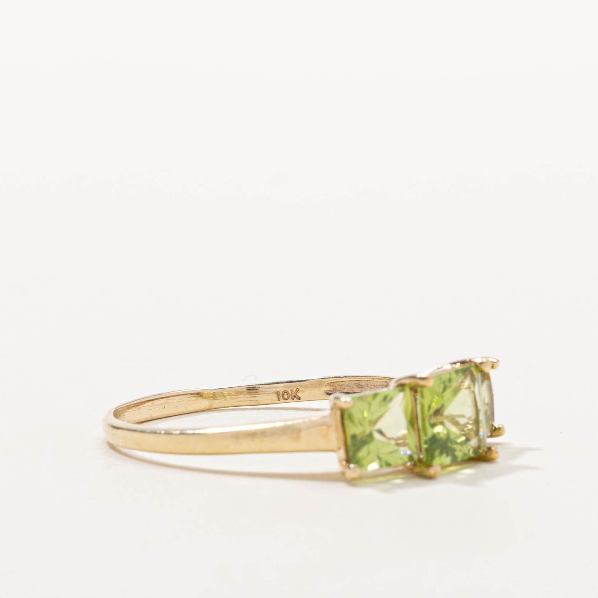 10k Three Stone Peridot Ring | 2.35ctw | SZ 10.25