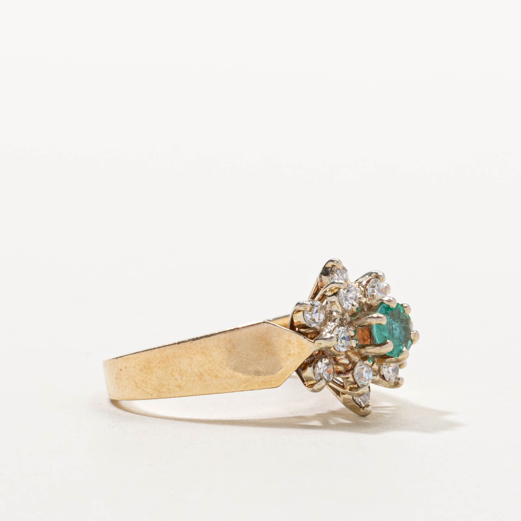 14k Emerald & Diamond Petal Cluster Ring |0.25ct, 0.36ctw | SZ 5.75