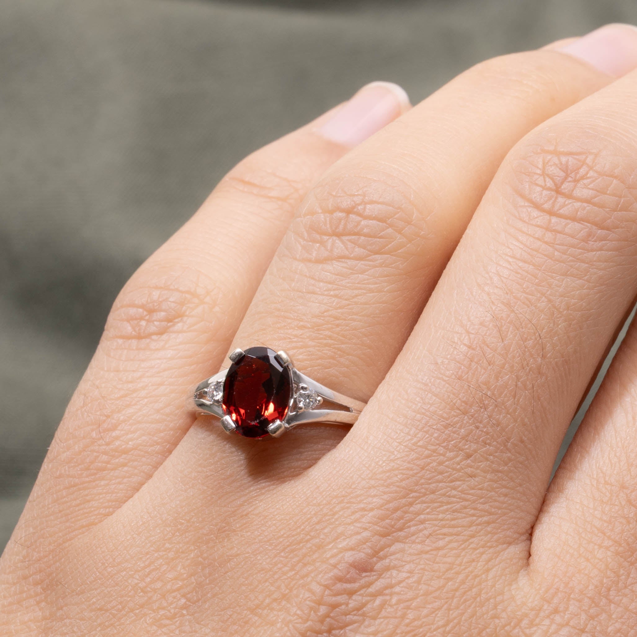 14k Oval Cut Garnet & Diamond Accented Ring | 1.50ct, 0.06ctw | SZ 7