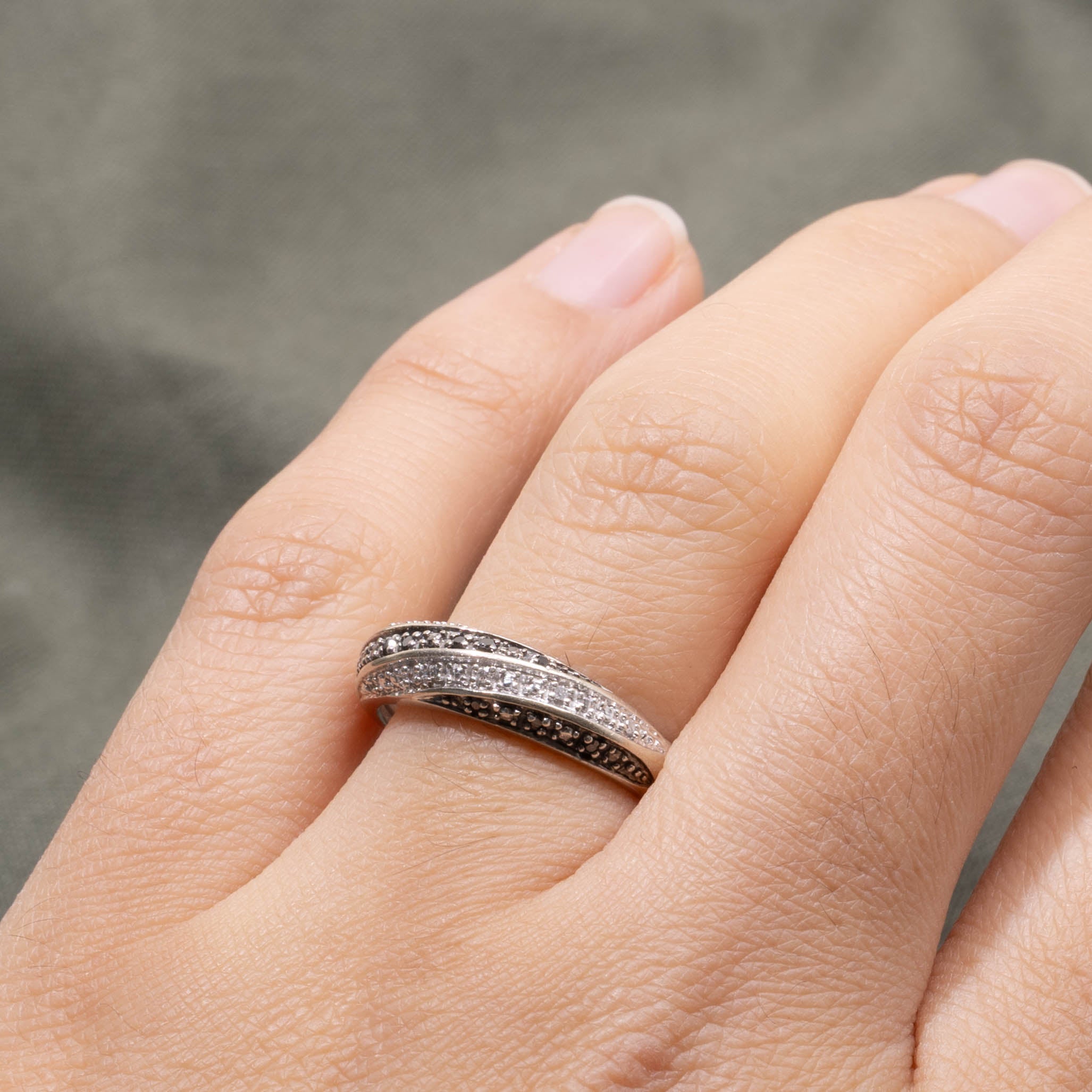 10k Black & White Diamond Diagonal Multi Row Ring | 0.15ctw | SZ 7.25