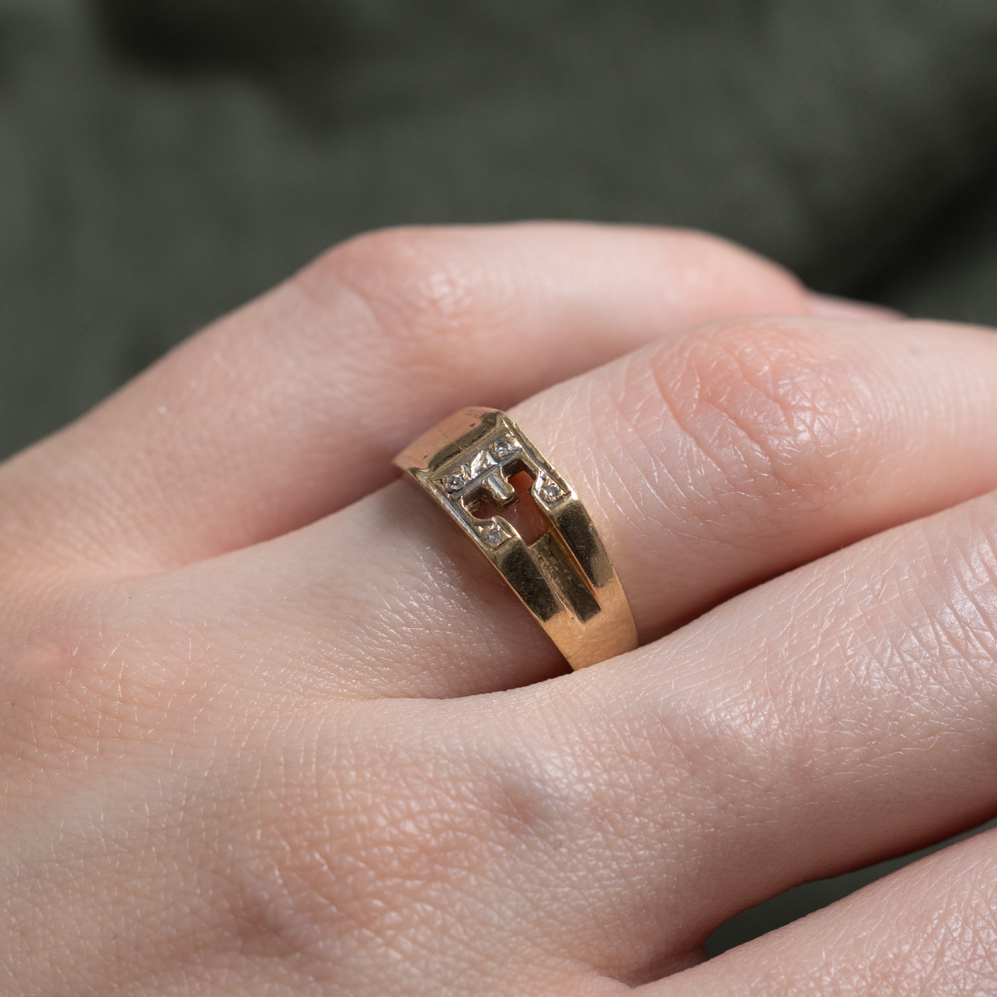 10k Diamond "E" Initial Ring | SZ 6