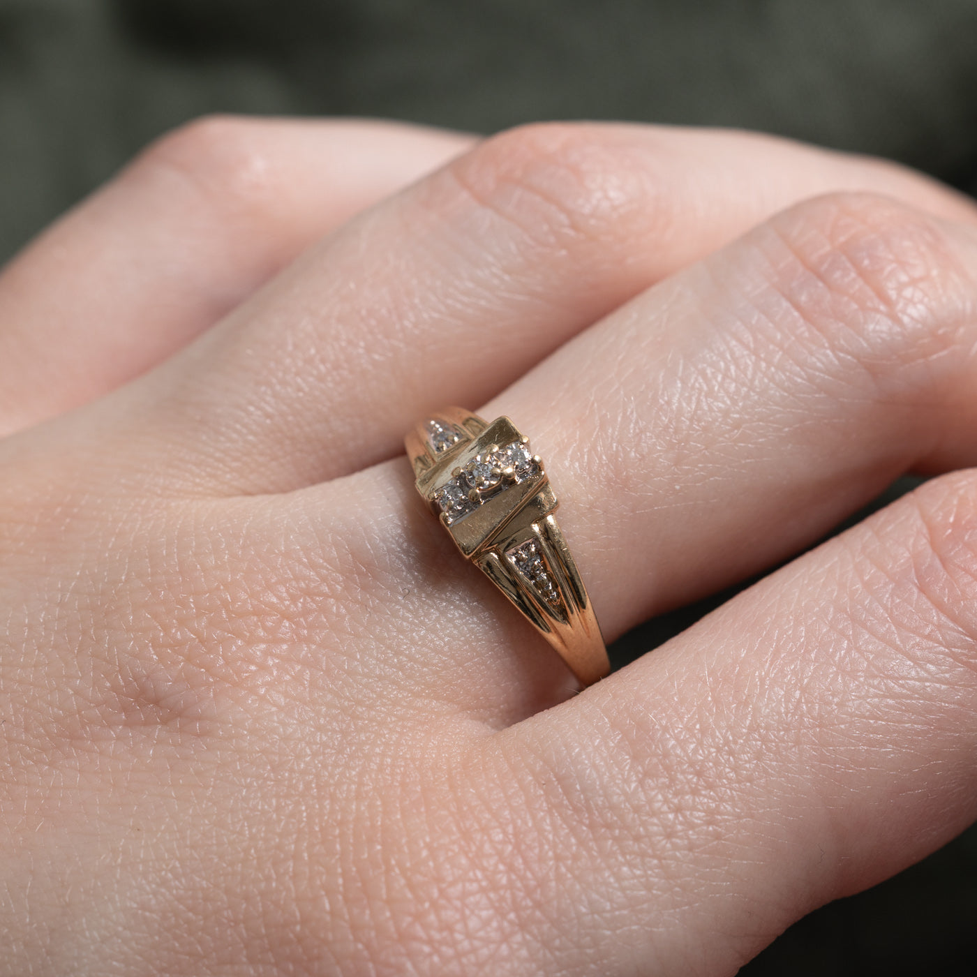10k Diamond Column Geometric Ring | SZ 7.75