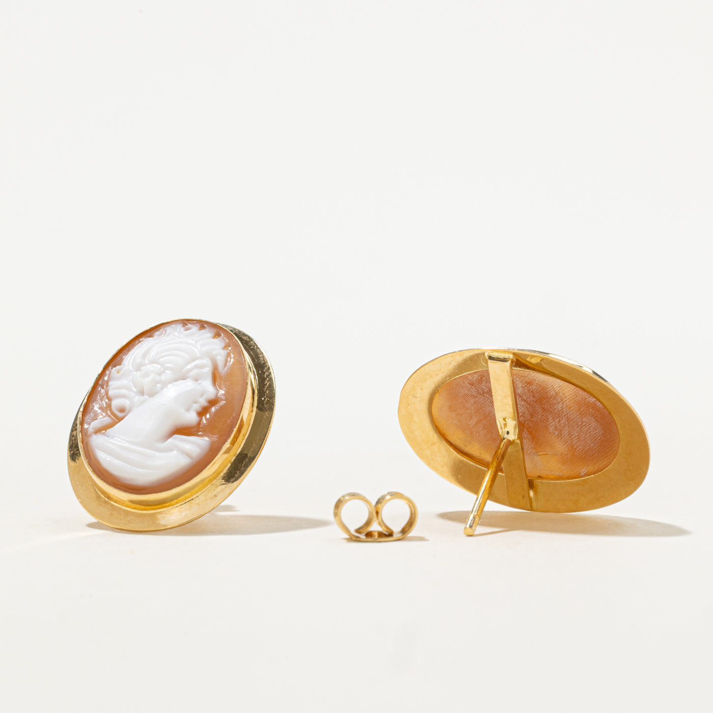 18k Shell Cameo Earrings | 6.00ctw