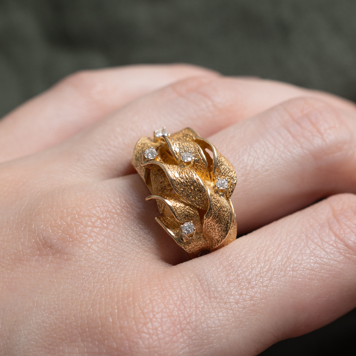 18k Diamond Leaf Textured Ring | 0.15ctw | SZ 7.5
