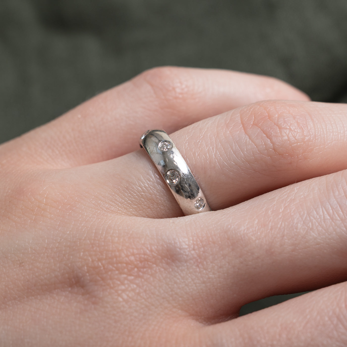 18k Flush Set Scattered Diamond Band | 0.30ctw | 4.75mm | SZ 6