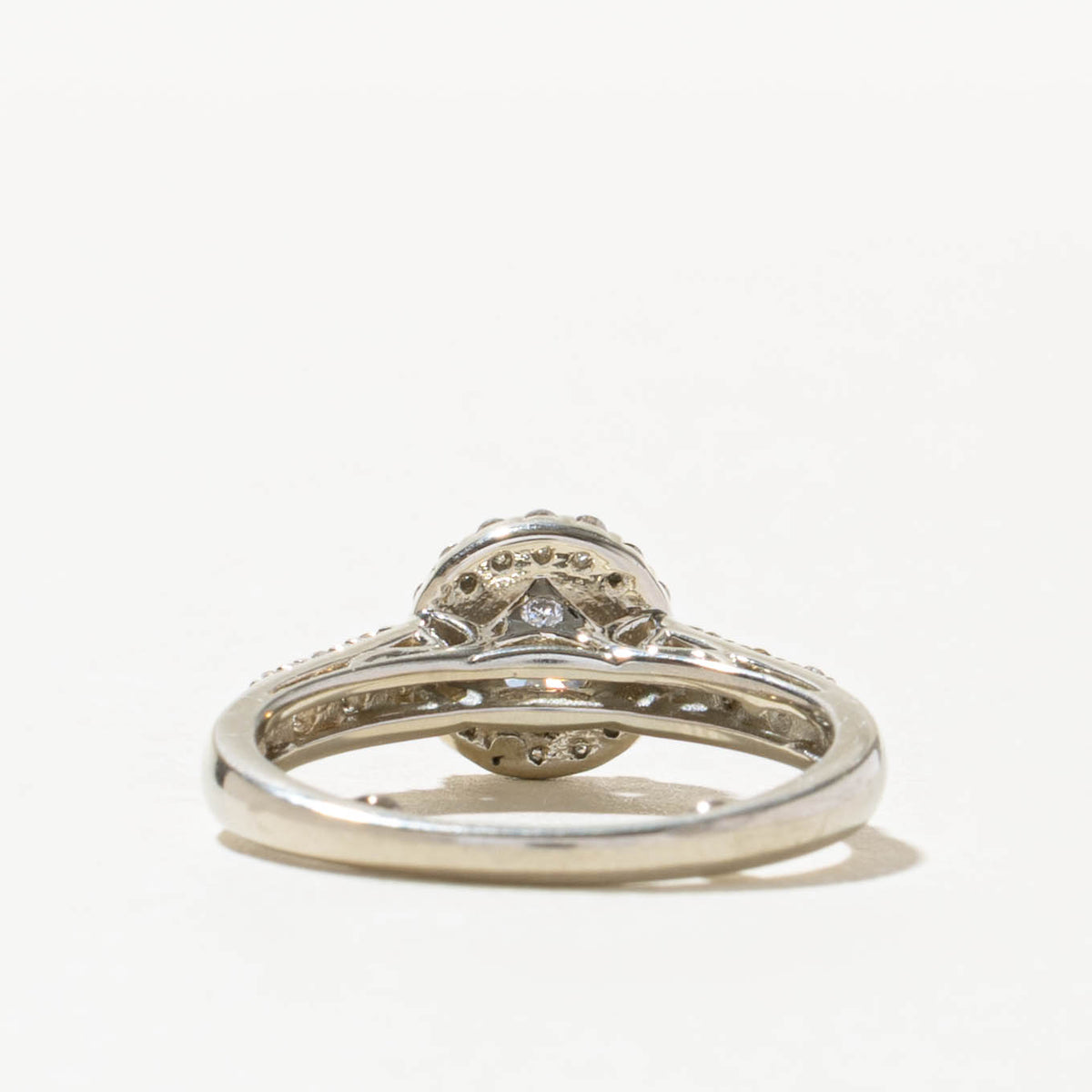 19k Pave Set Diamond Halo Ring | 0.46ct SI2 H, 0.32ctw | SZ 3.5