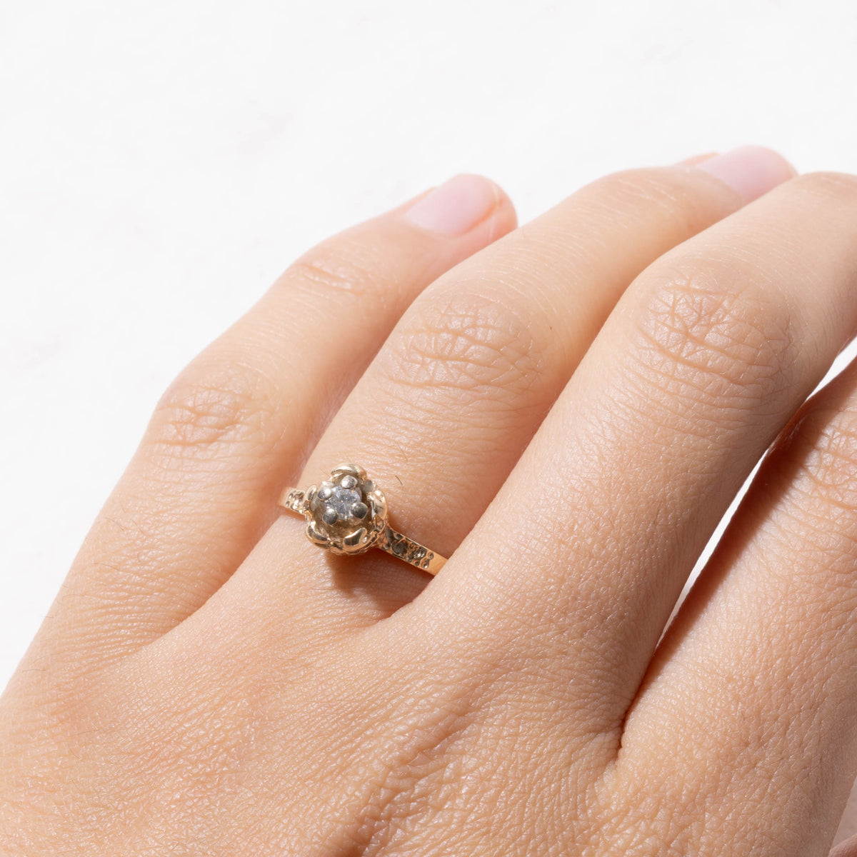 14k Solitaire Diamond Nuggety Floral Ring | 0.08ct | SZ 6