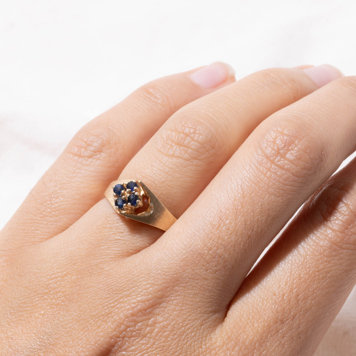 Canadian Four Stone Sapphire Cluster Textured Ring | SZ 4.25