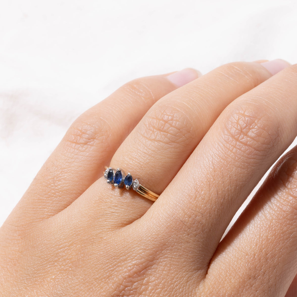 10k Three Stone Sapphire & Diamond Grooved Ring | SZ 4.5