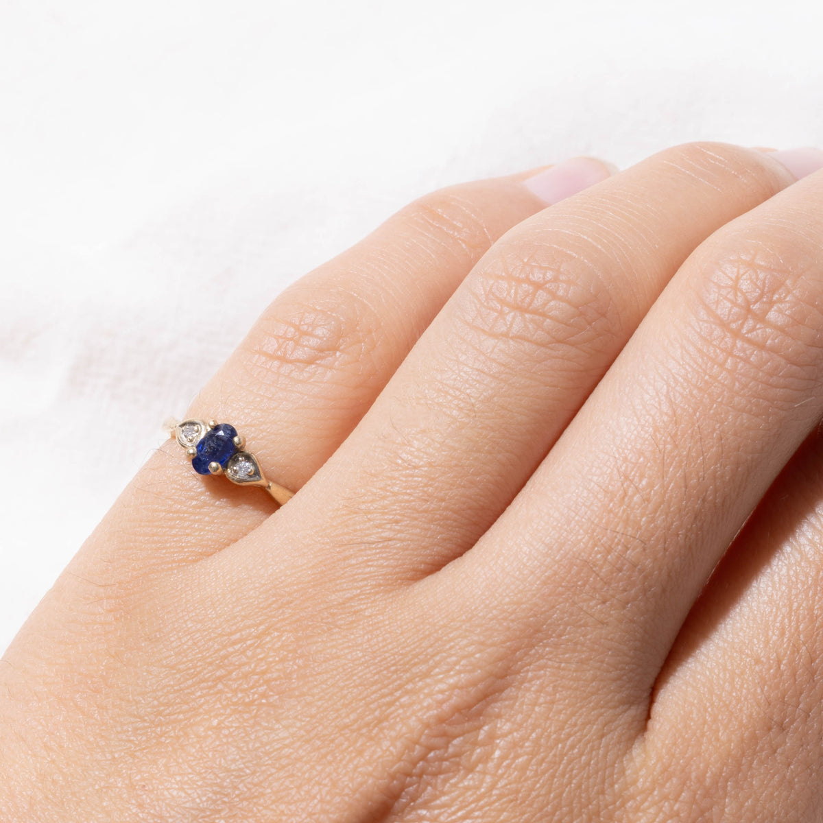 10k Oval Cut Sapphire & Diamond Accented Ring | SZ 3.5